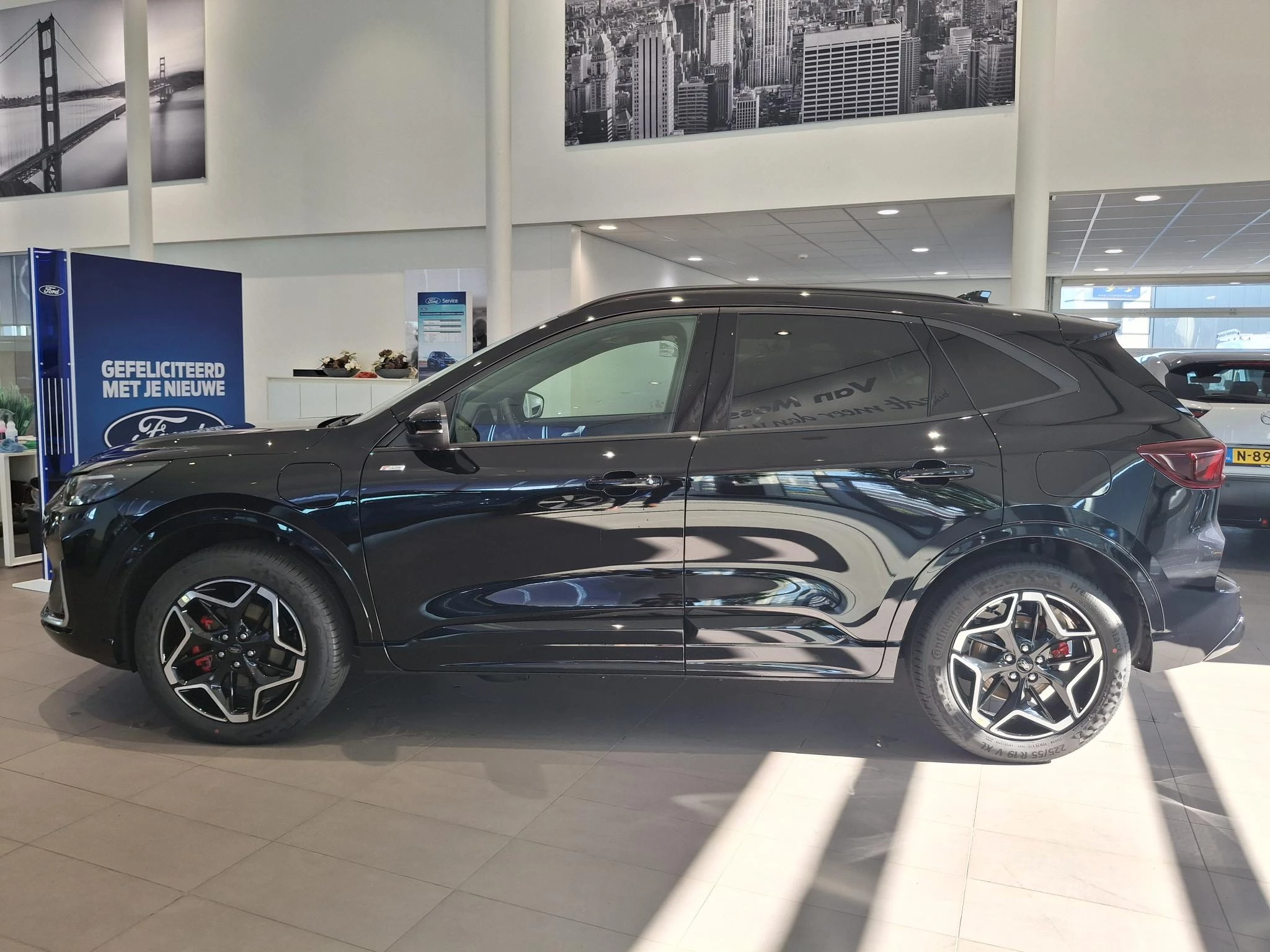 Ford Kuga met kenteken 68 – autofoto 5