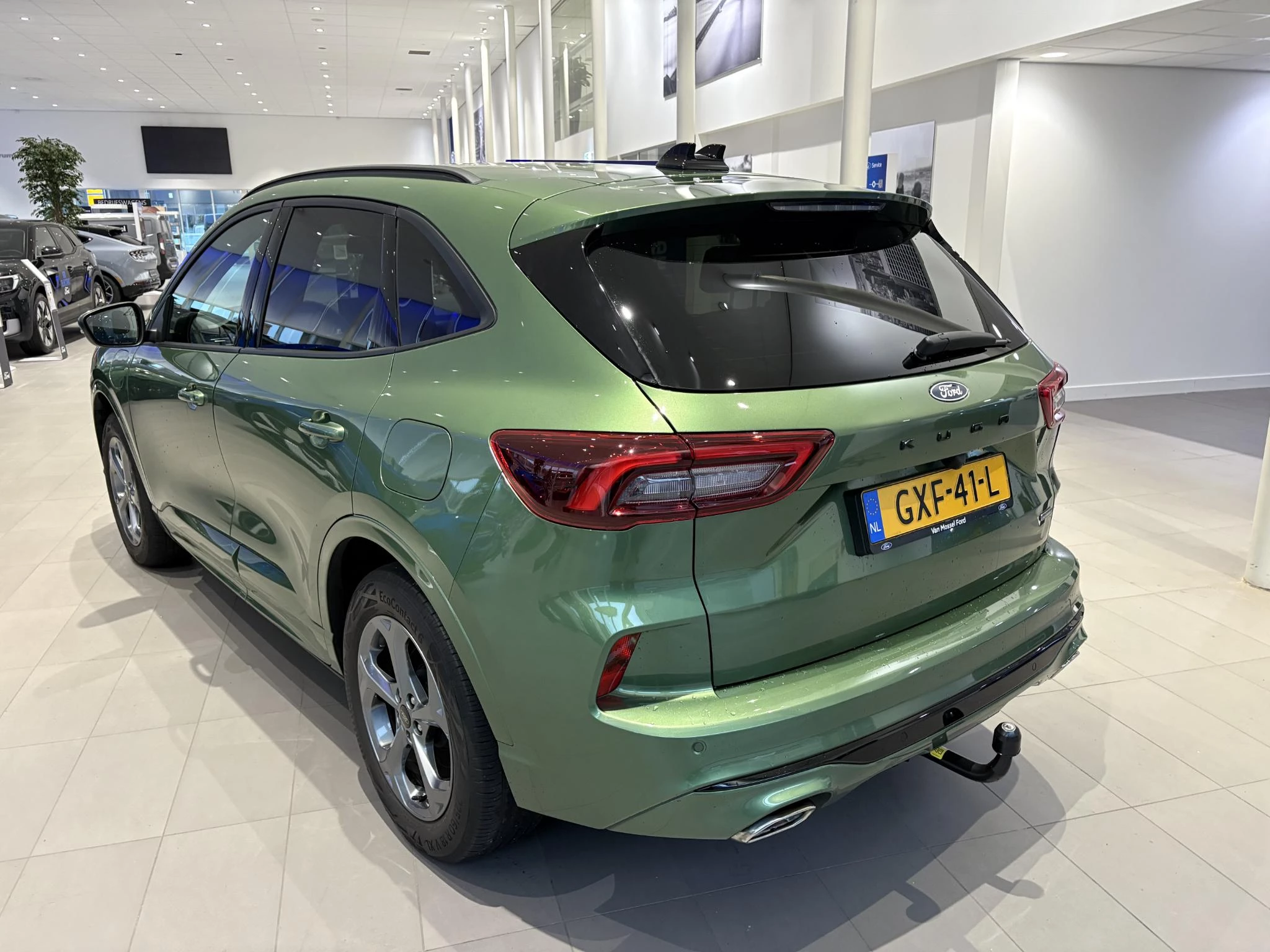 Ford Kuga met kenteken 09100 – autofoto 5