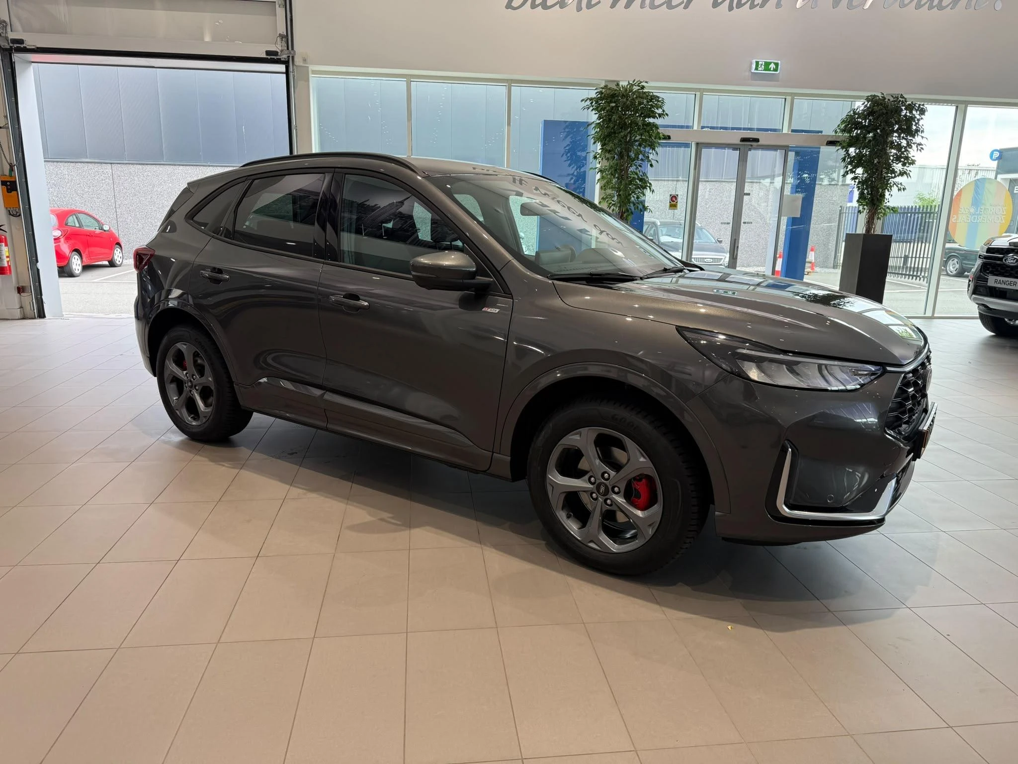 Ford Kuga met kenteken 68 – autofoto 5