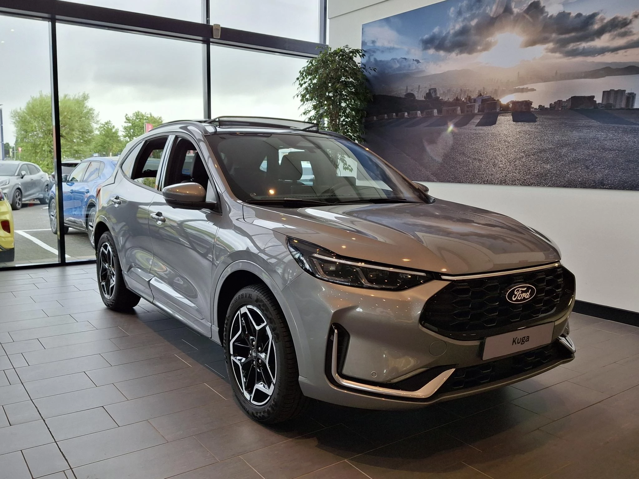 Ford Kuga met kenteken 68 – autofoto 5