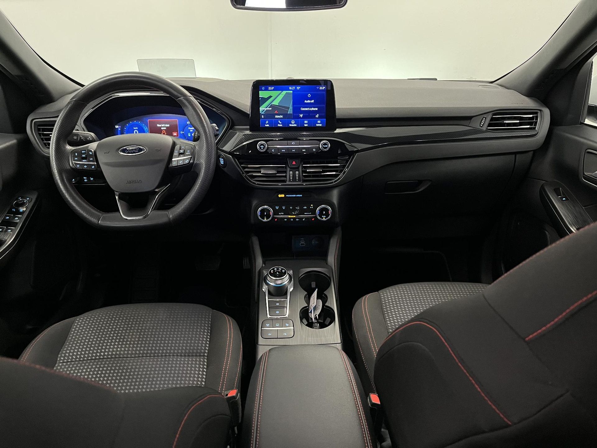 Ford Kuga met kenteken KNJ-87-S – interieur
