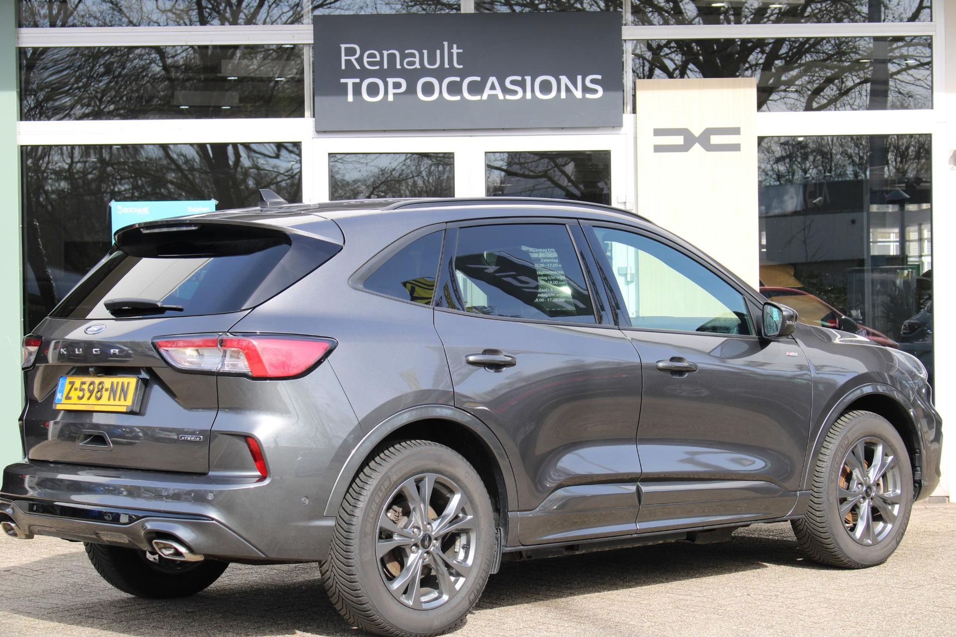 Ford Kuga met kenteken Z-598-NN – achteraanzicht