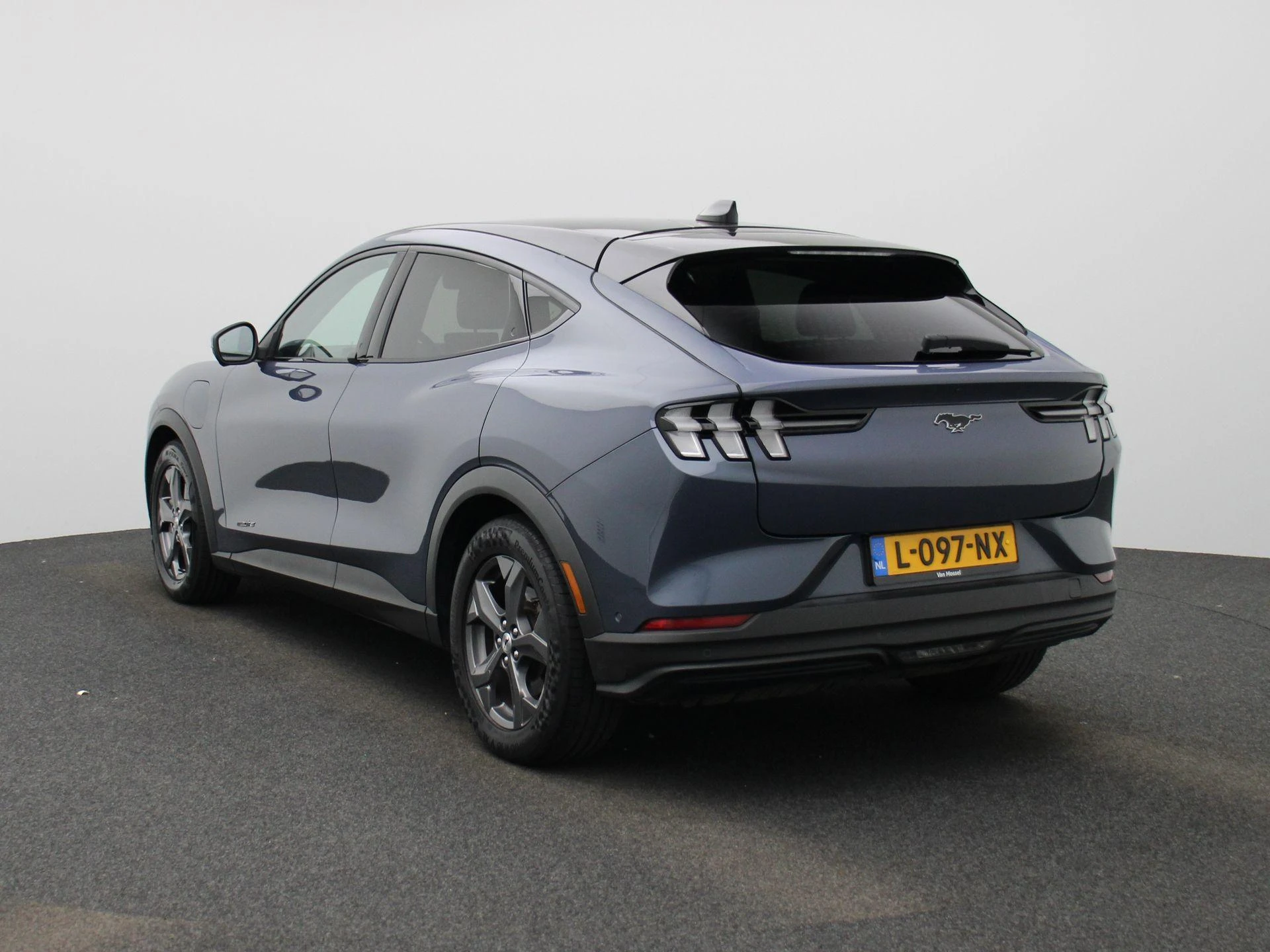 Ford MustangMach-E – autofoto 3