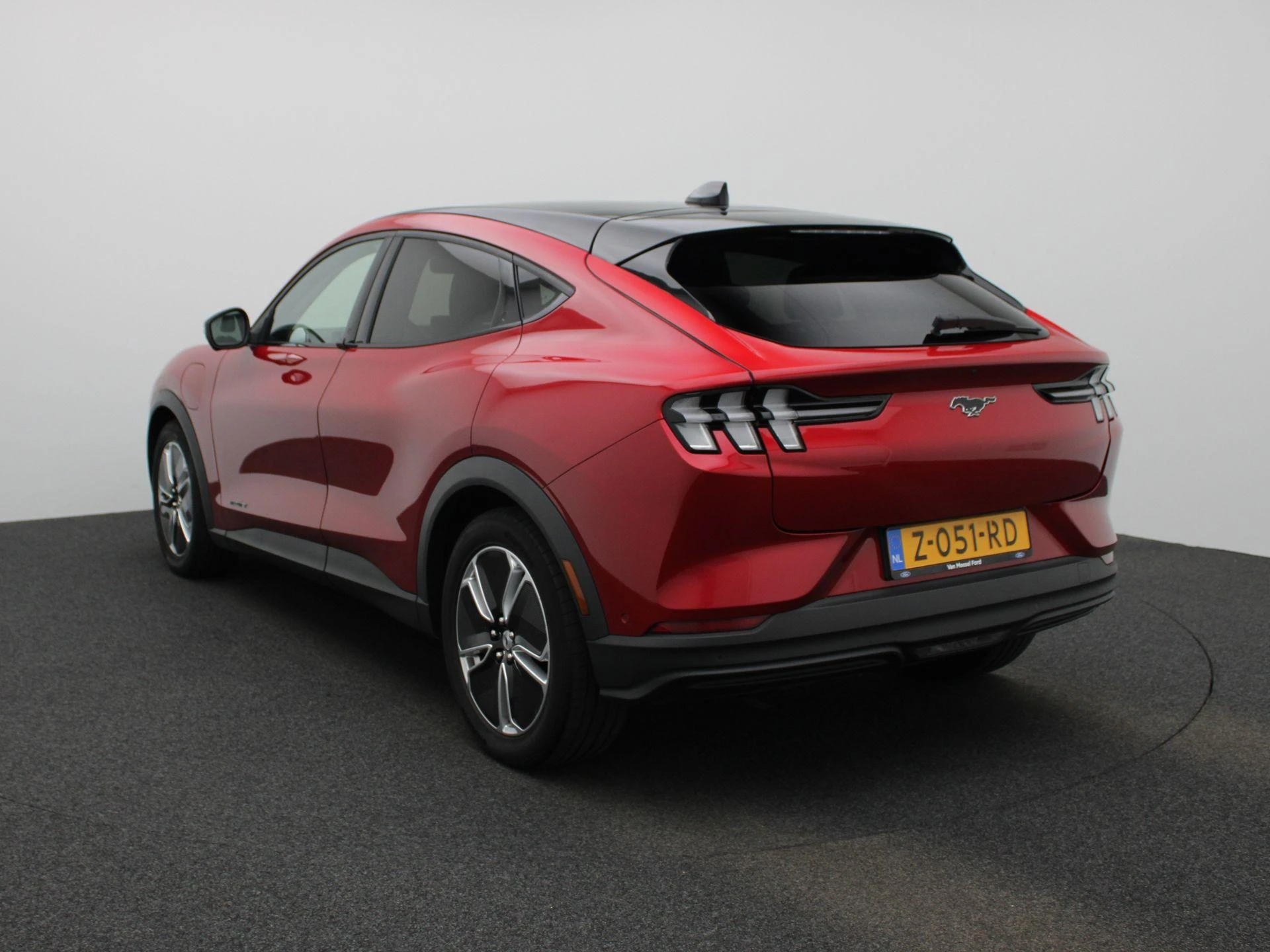 Ford MustangMach-E – autofoto 3