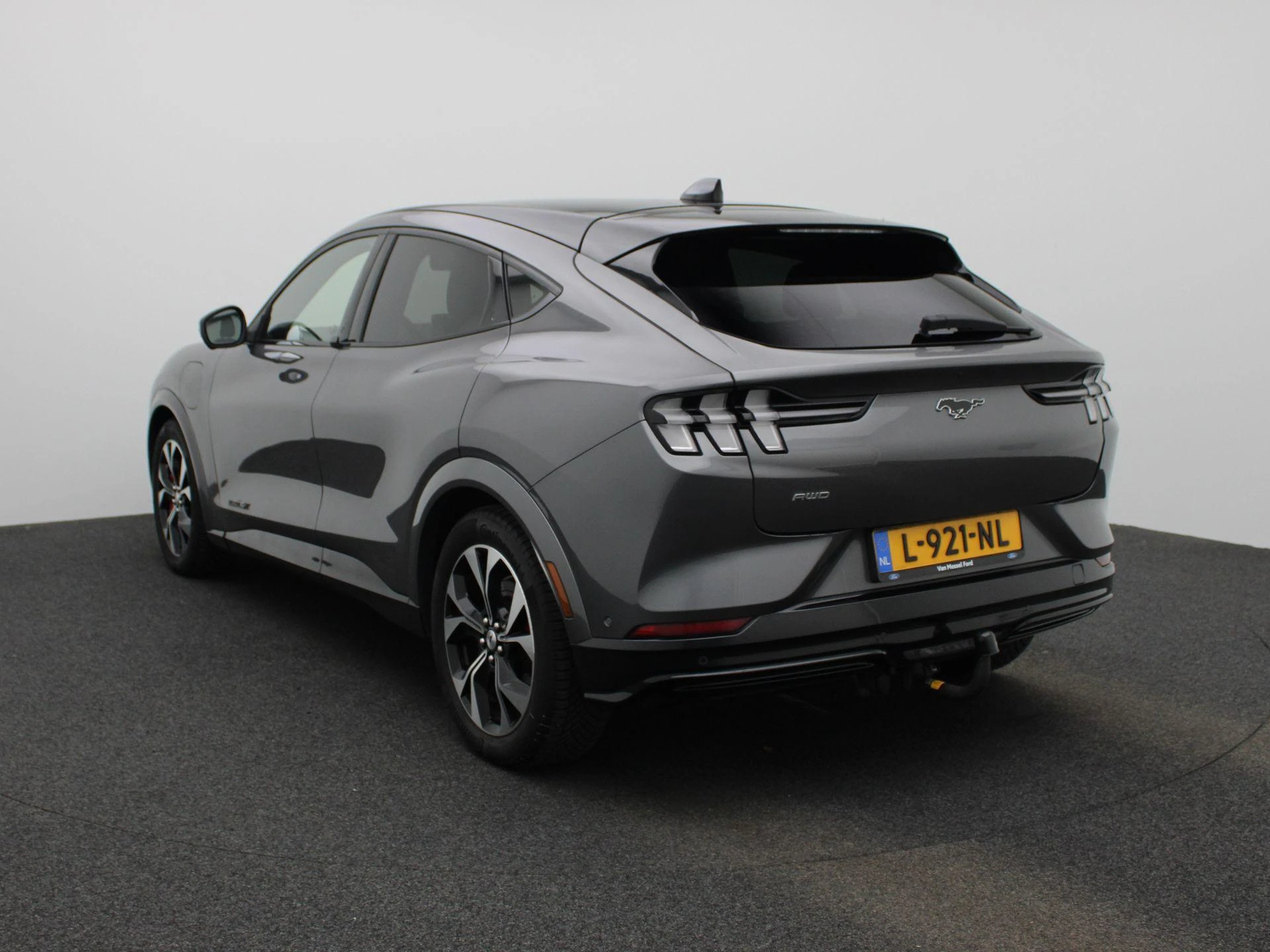 Ford MustangMach-E – autofoto 3