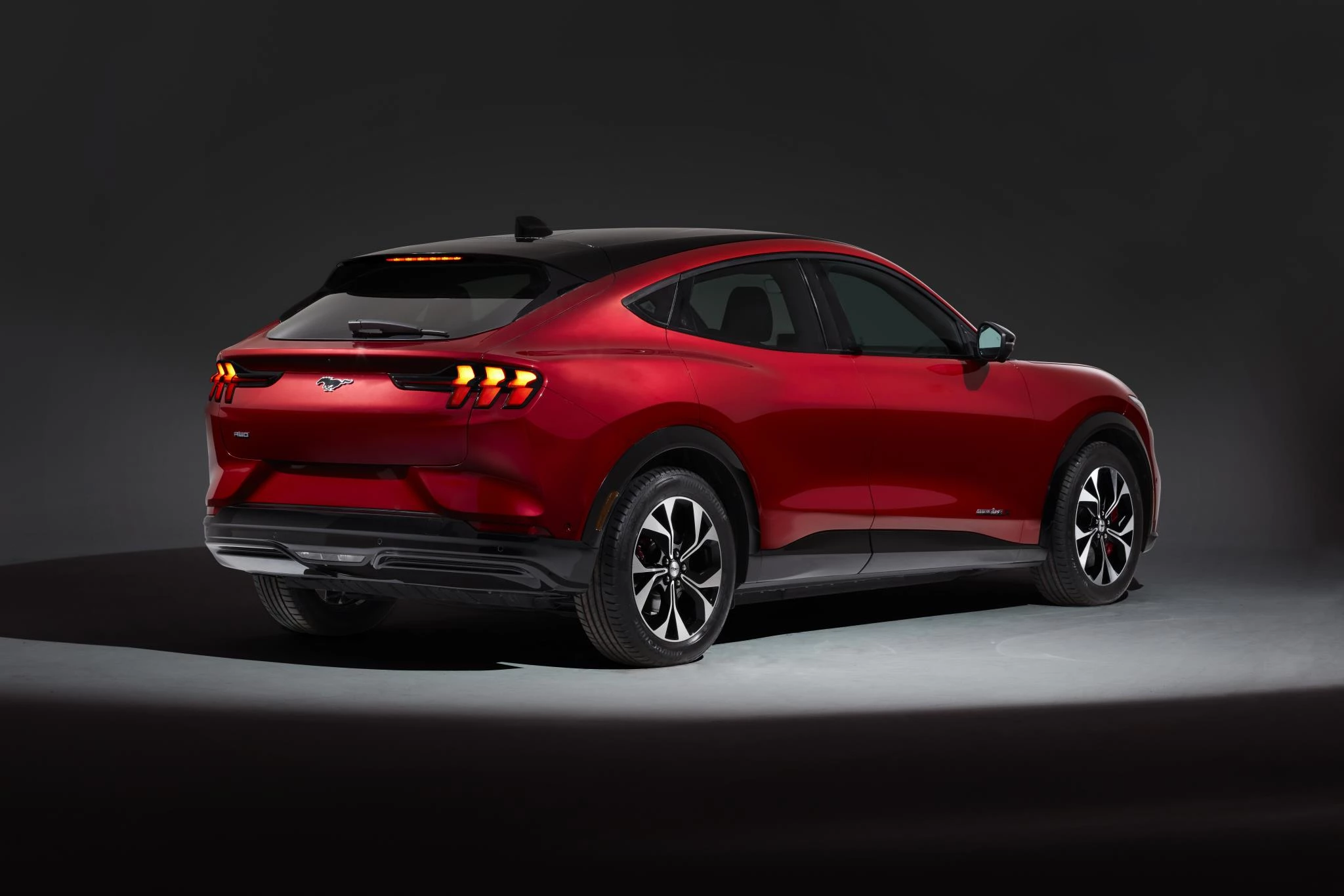 Ford MustangMach-E – autofoto 4