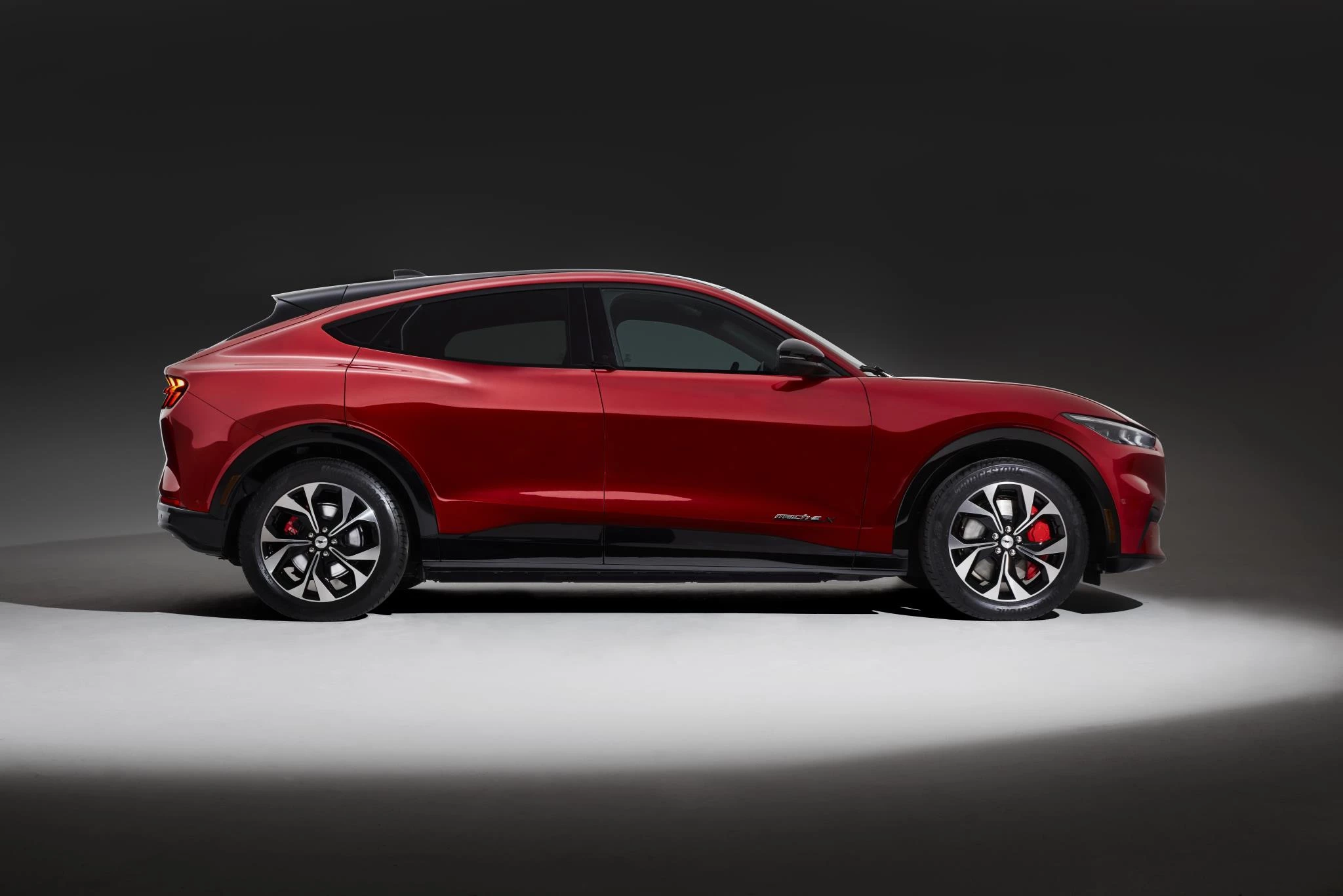 Ford MustangMach-E – autofoto 5