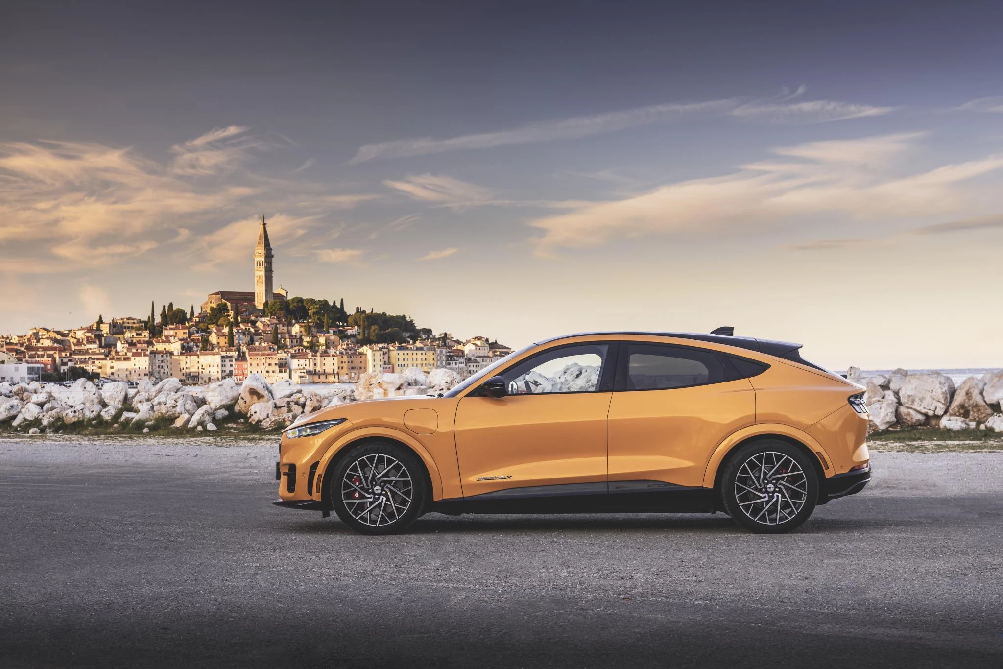 Ford MustangMach-E – autofoto 5