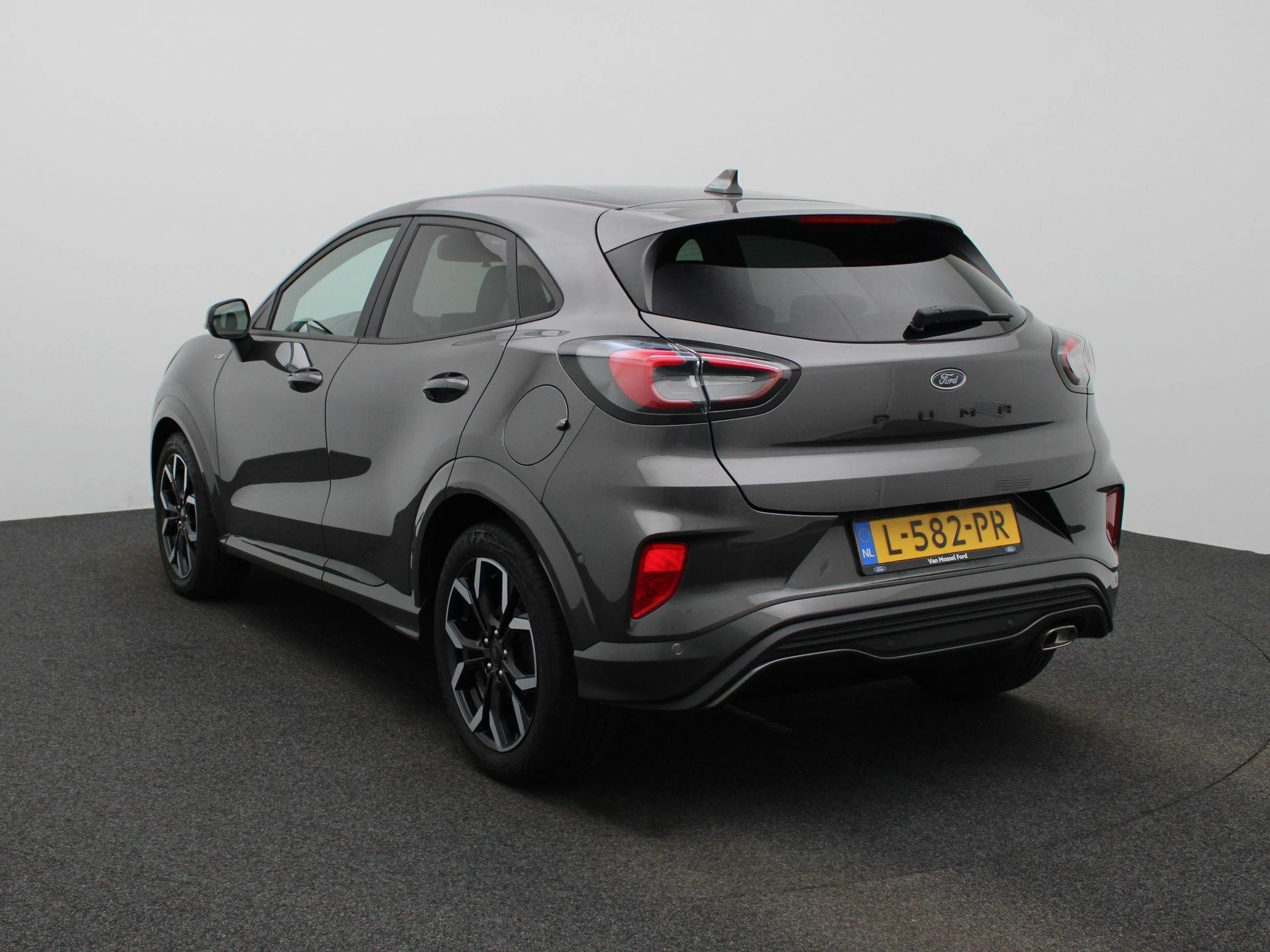 Ford Puma met kenteken 50100 – autofoto 3