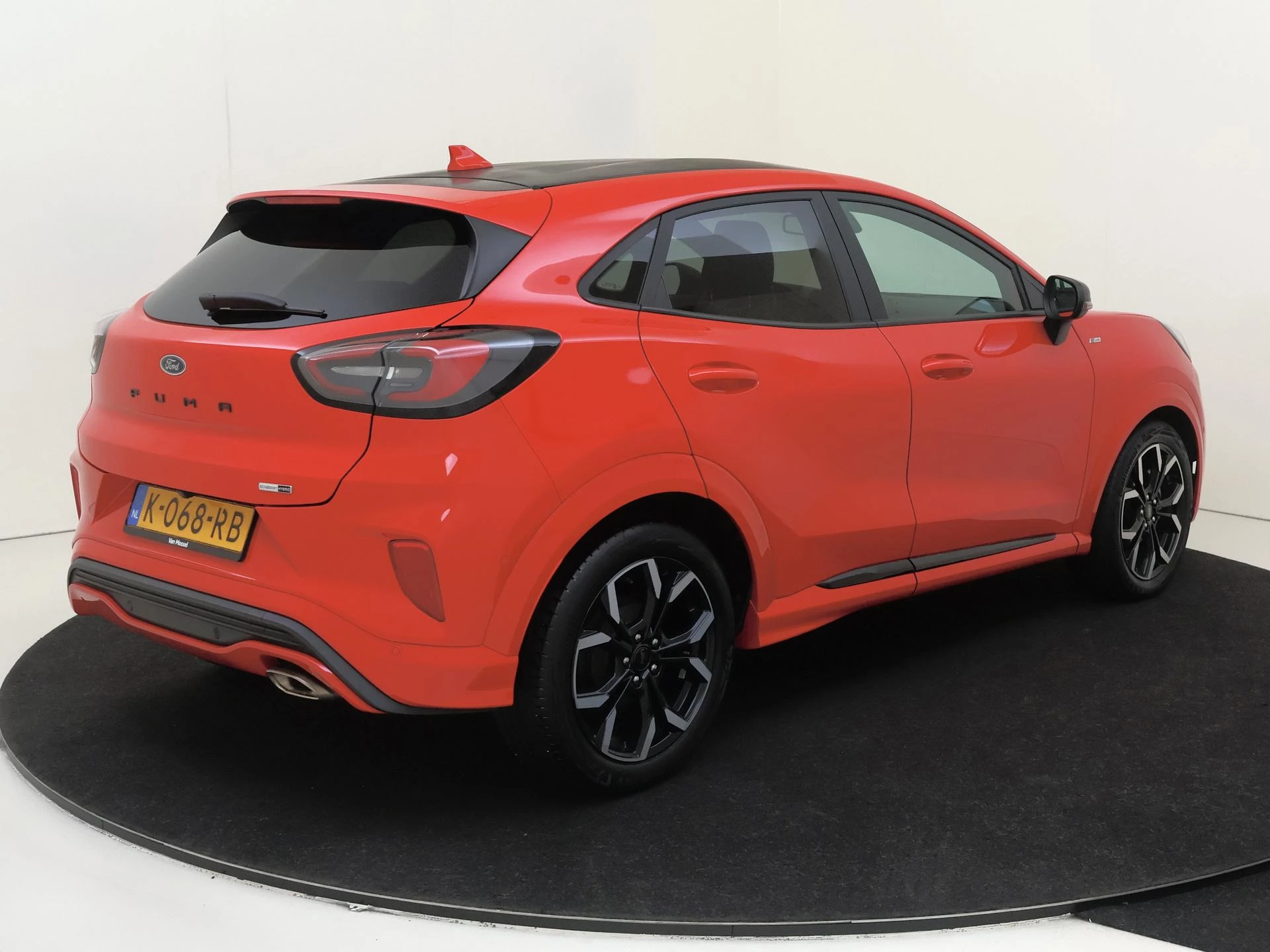 Ford Puma met kenteken 50100 – autofoto 5