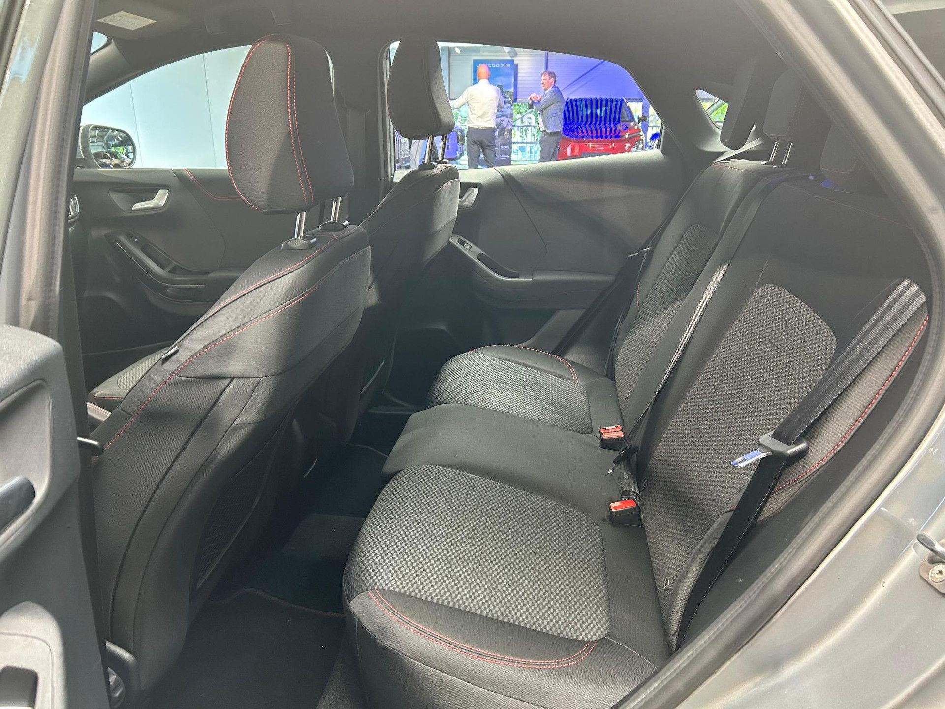 Ford Puma met kenteken L-555-PR – detailfoto