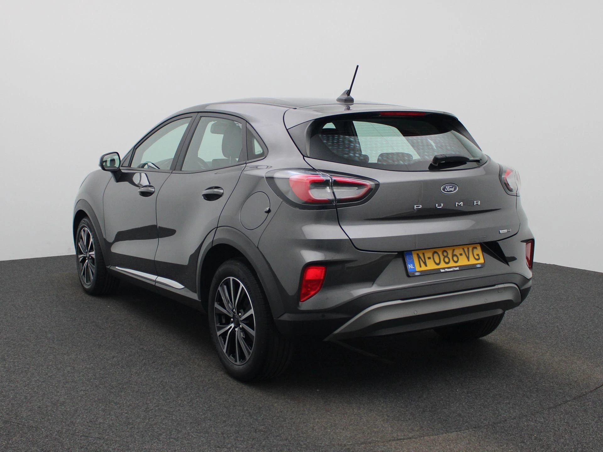 Ford Puma met kenteken N-086-VG – autofoto 3