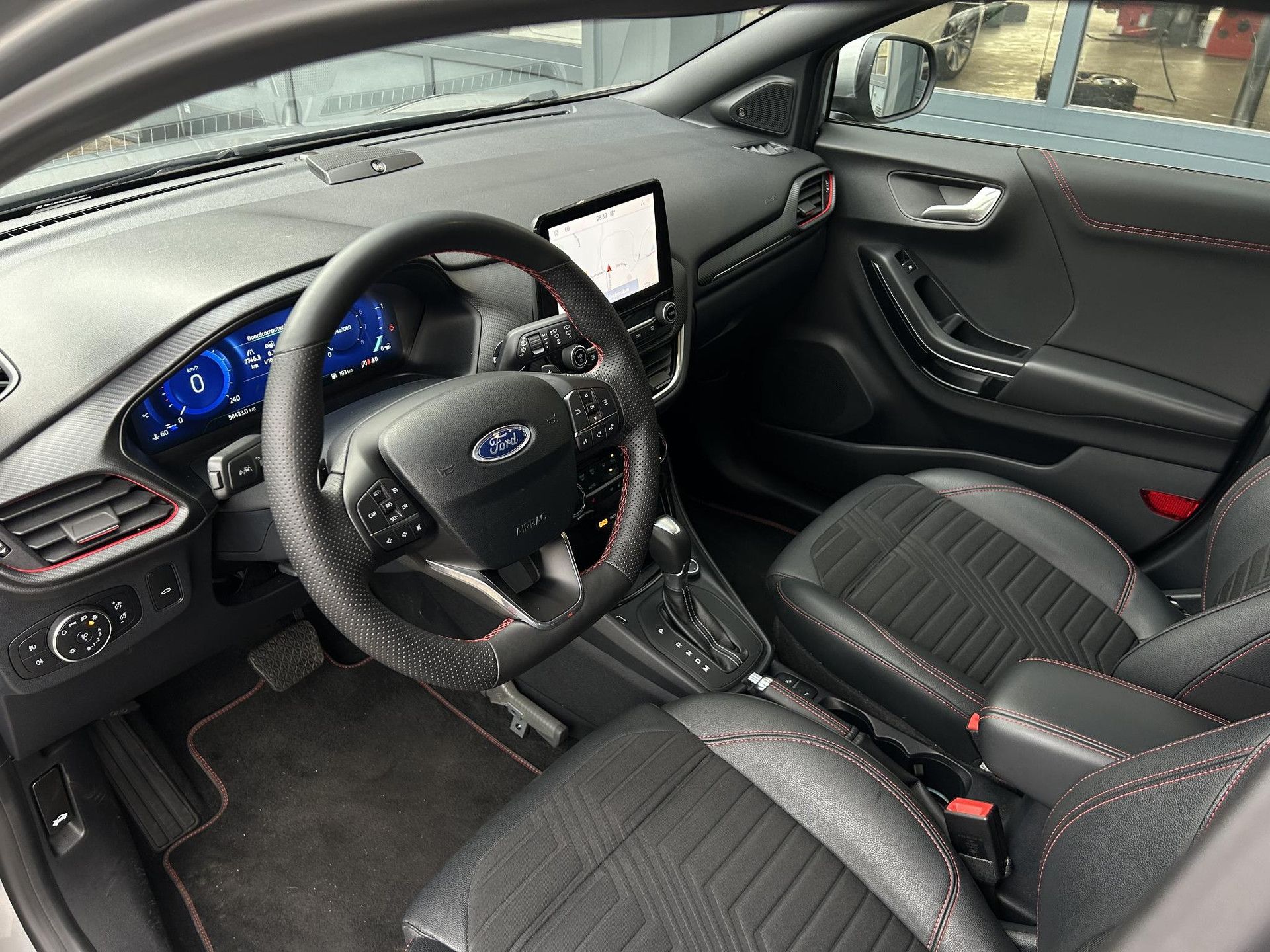 Ford Puma met kenteken P-630-BT – interieur