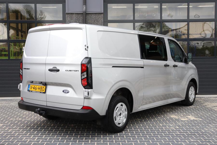Ford Transit met kenteken V-46-HBD – interieur