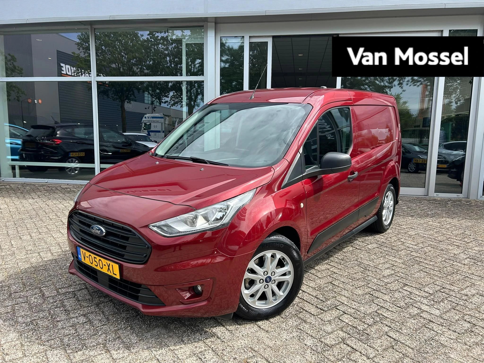 Ford TransitConnect met kenteken 45100 – autofoto 2