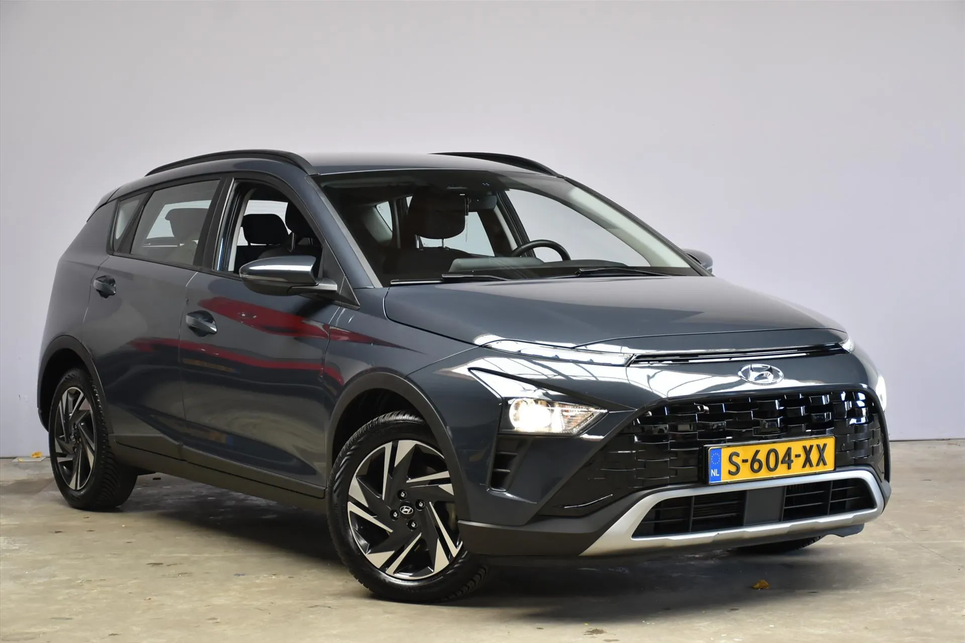 Hyundai Bayon met kenteken S-604-XX – interieur