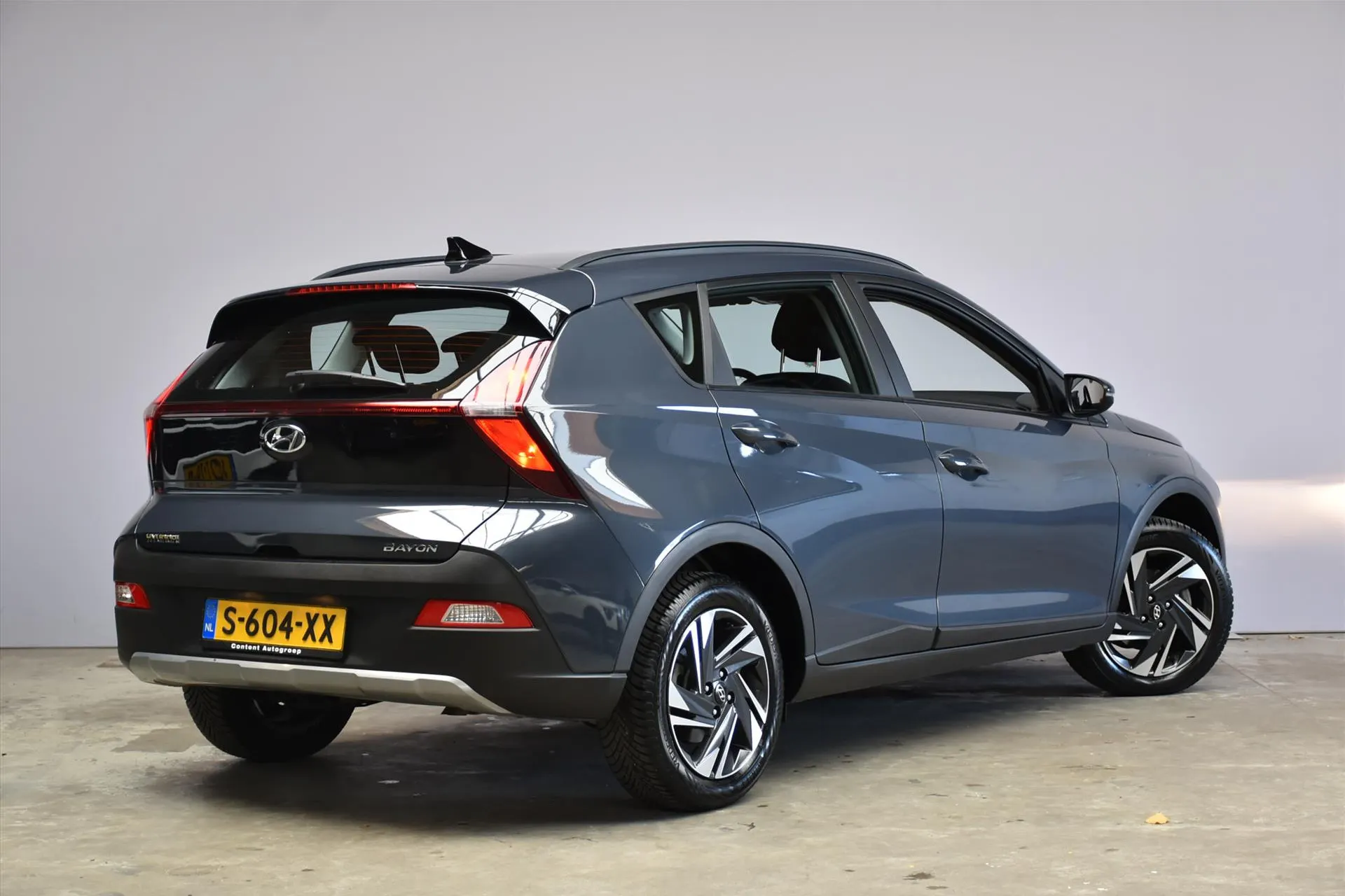 Hyundai Bayon met kenteken S-604-XX – detailfoto