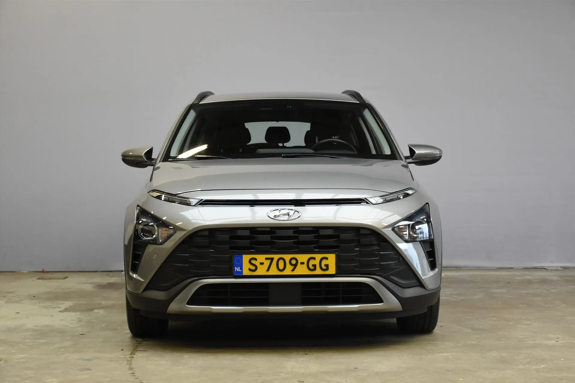 Hyundai Bayon met kenteken S-709-GG – achteraanzicht
