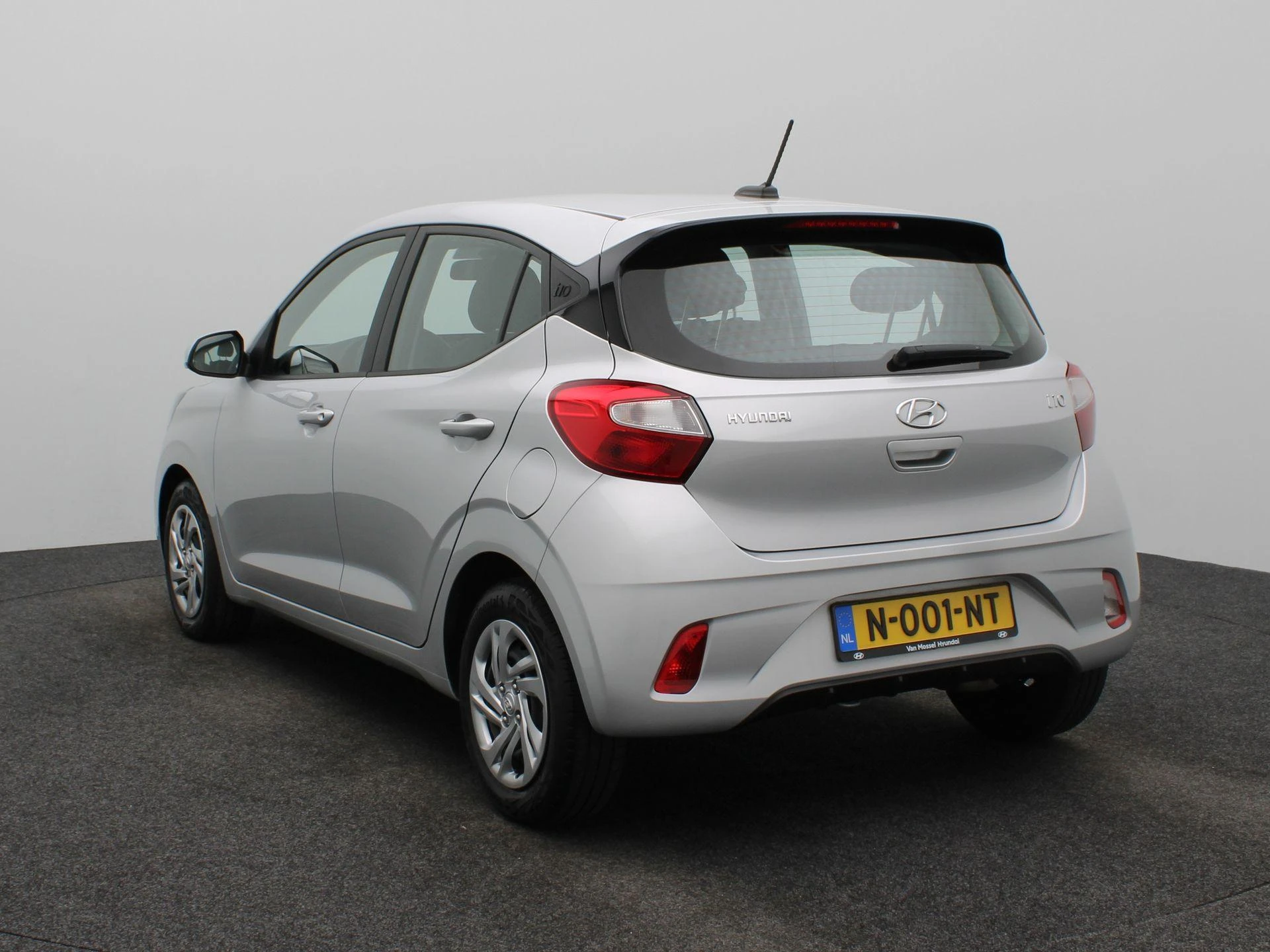 Hyundai i10 met kenteken N-001-NT – autofoto 4