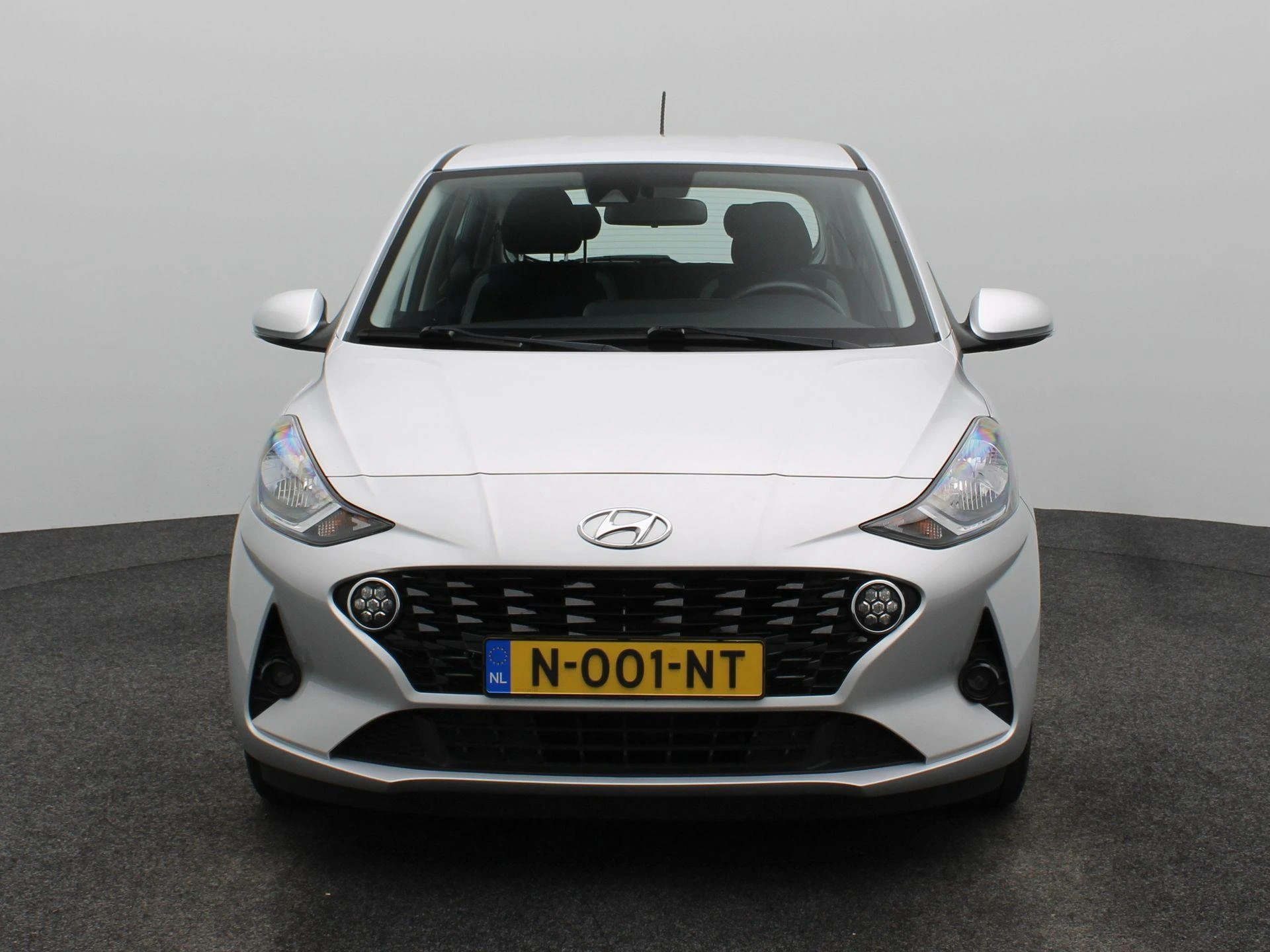 Hyundai i10 met kenteken N-001-NT – autofoto 5