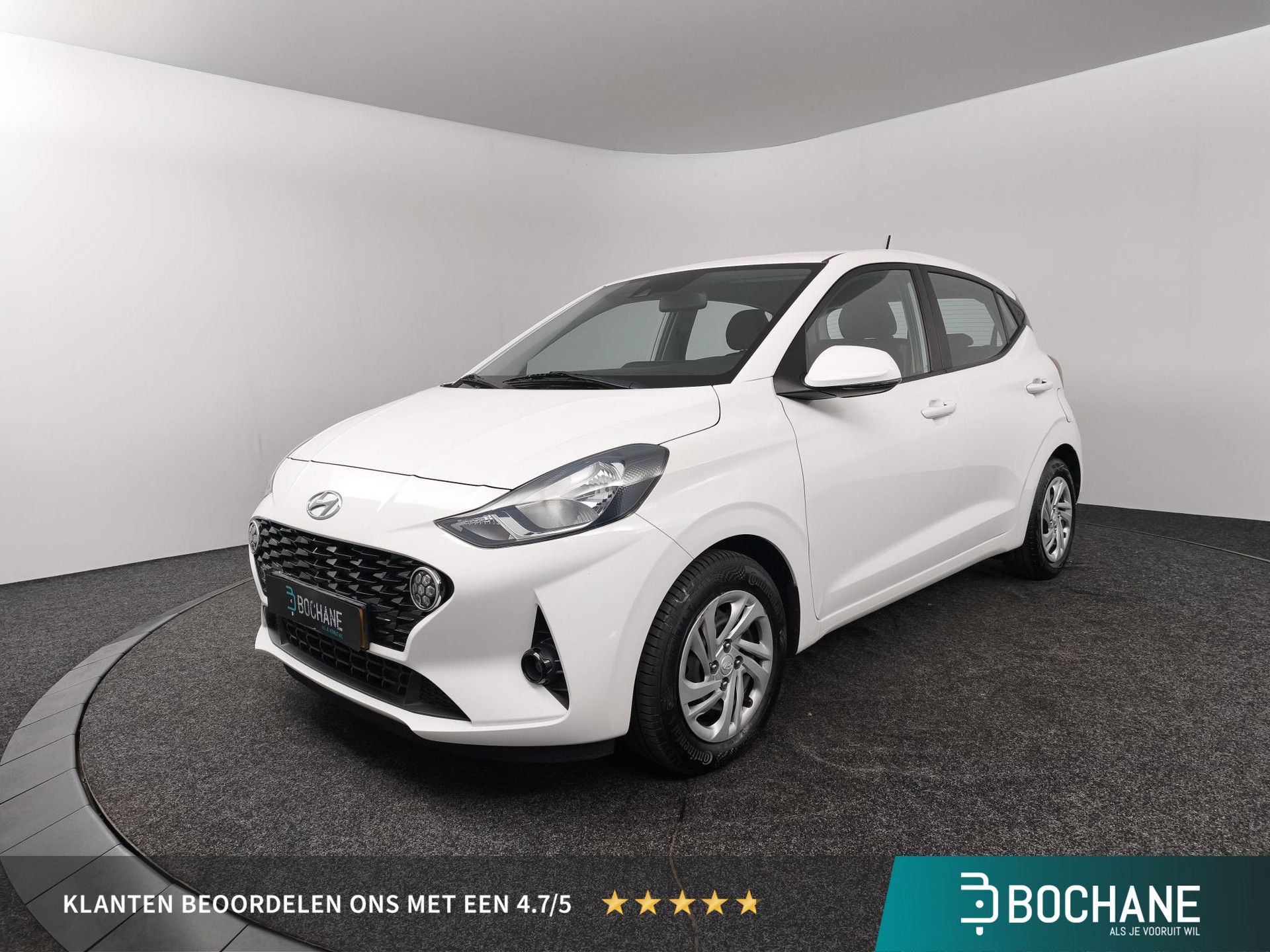 Hyundai i10 met kenteken T-413-FR – vooraanzicht