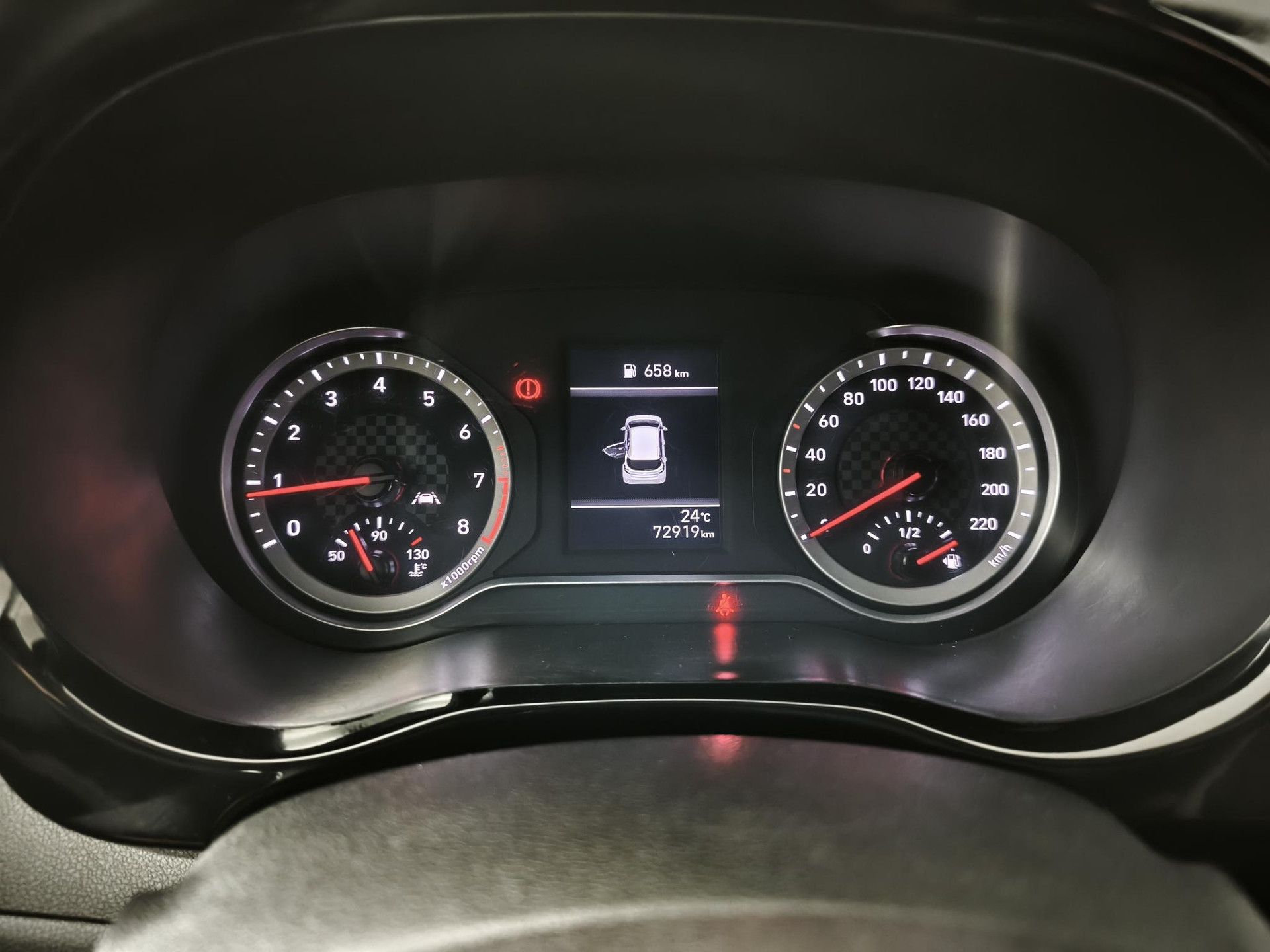 Hyundai i10 met kenteken T-413-FR – dashboard