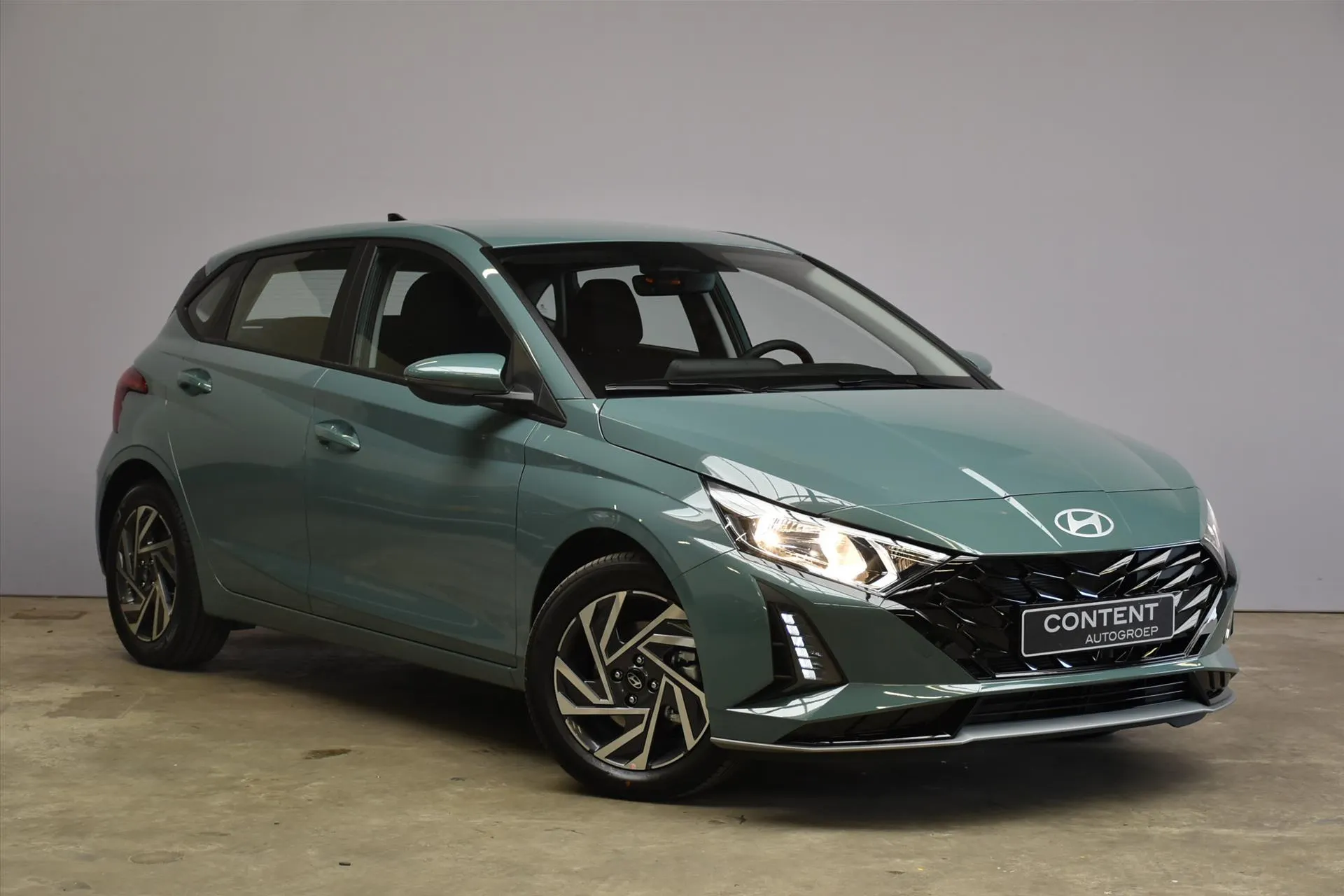 Hyundai i20 met kenteken 76669 – achteraanzicht