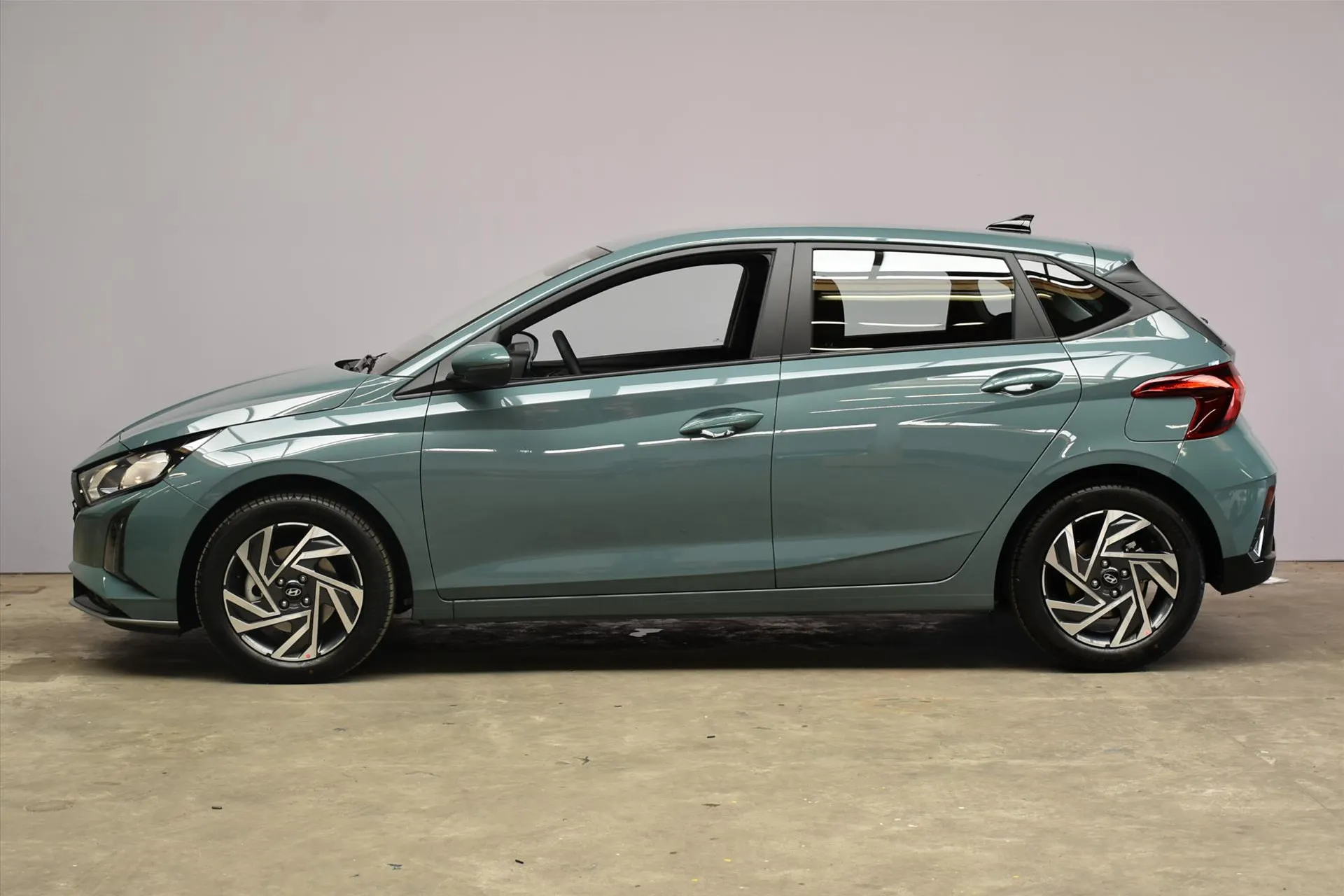 Hyundai i20 met kenteken 76669 – interieur