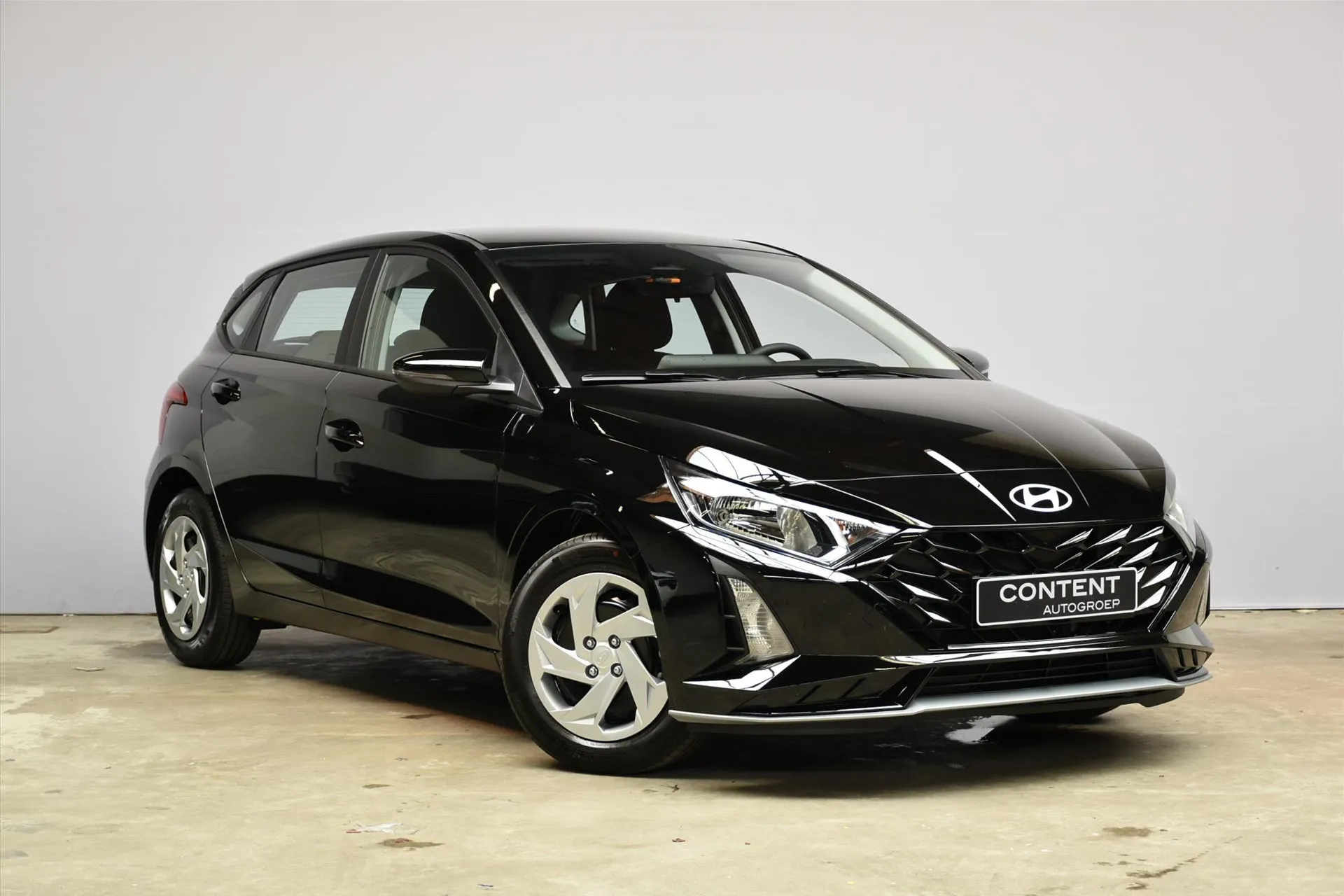 Hyundai i20 met kenteken 77302 – achteraanzicht