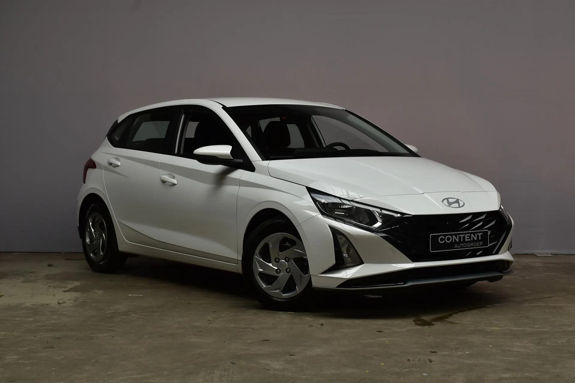 Hyundai i20 met kenteken 77303 – achteraanzicht