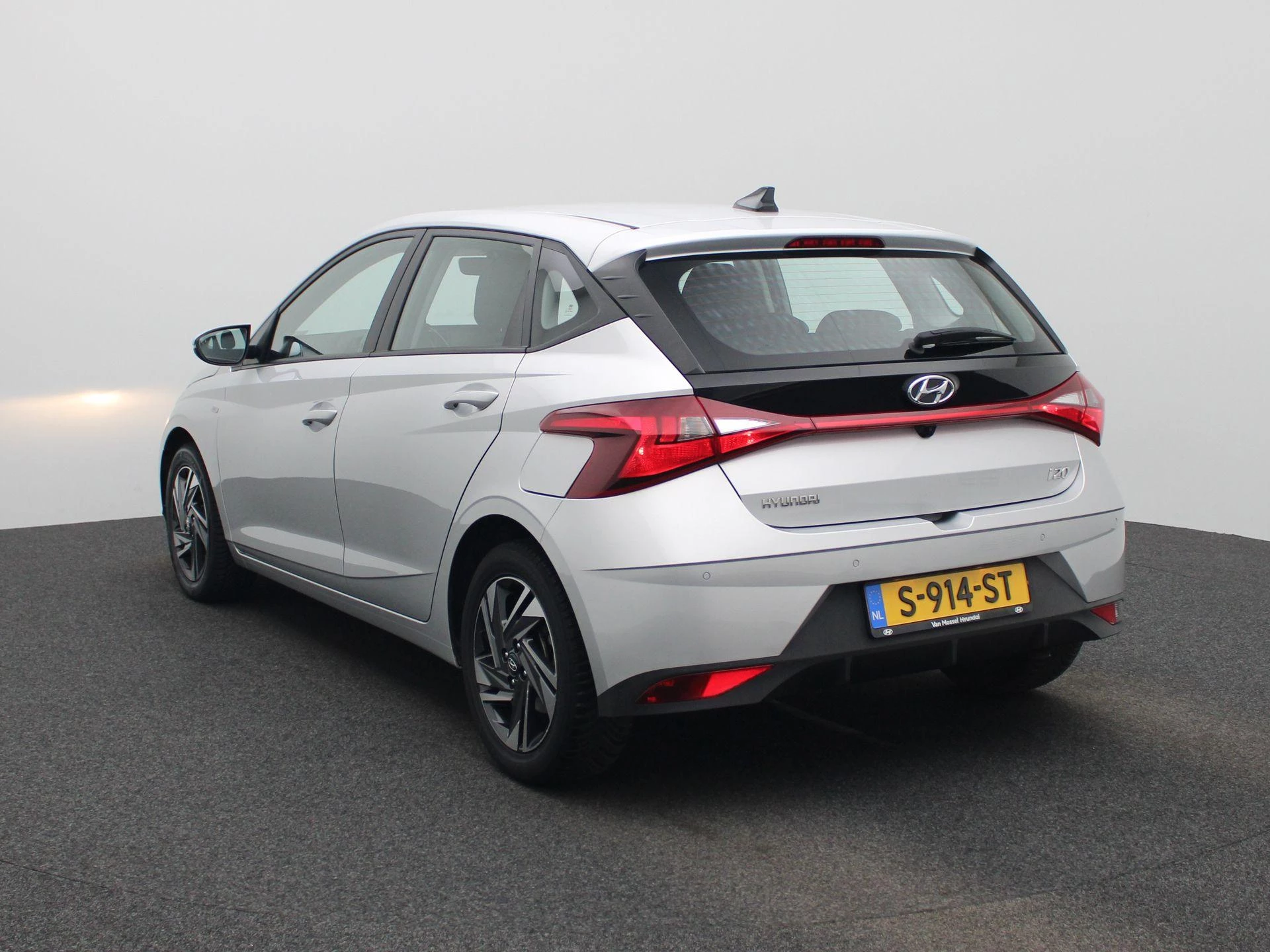 Hyundai i20 met kenteken S-914-ST – autofoto 3