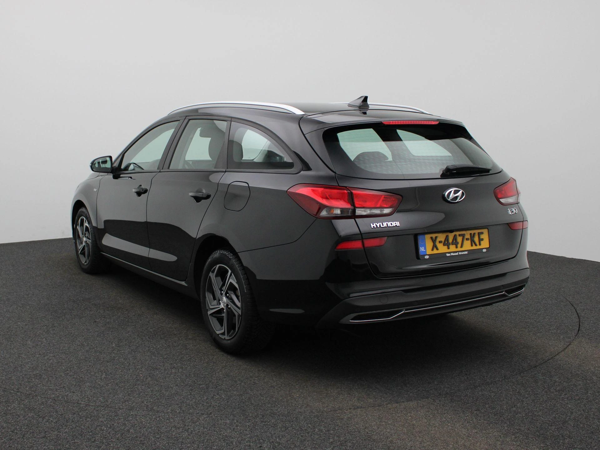 Hyundai i30 met kenteken X-447-KF – autofoto 3