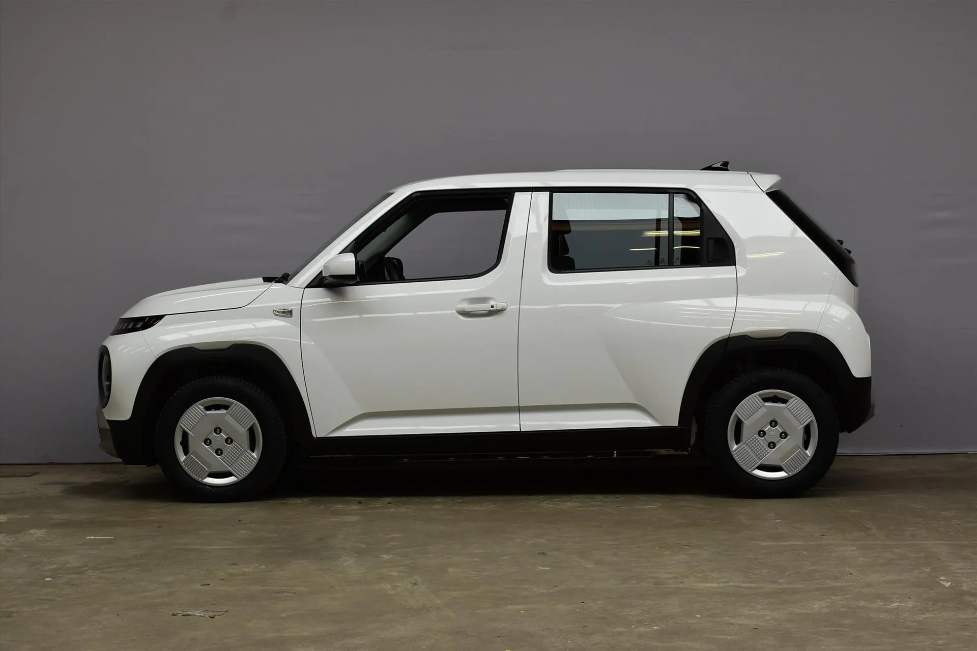 Hyundai Inster met kenteken 66627 – interieur