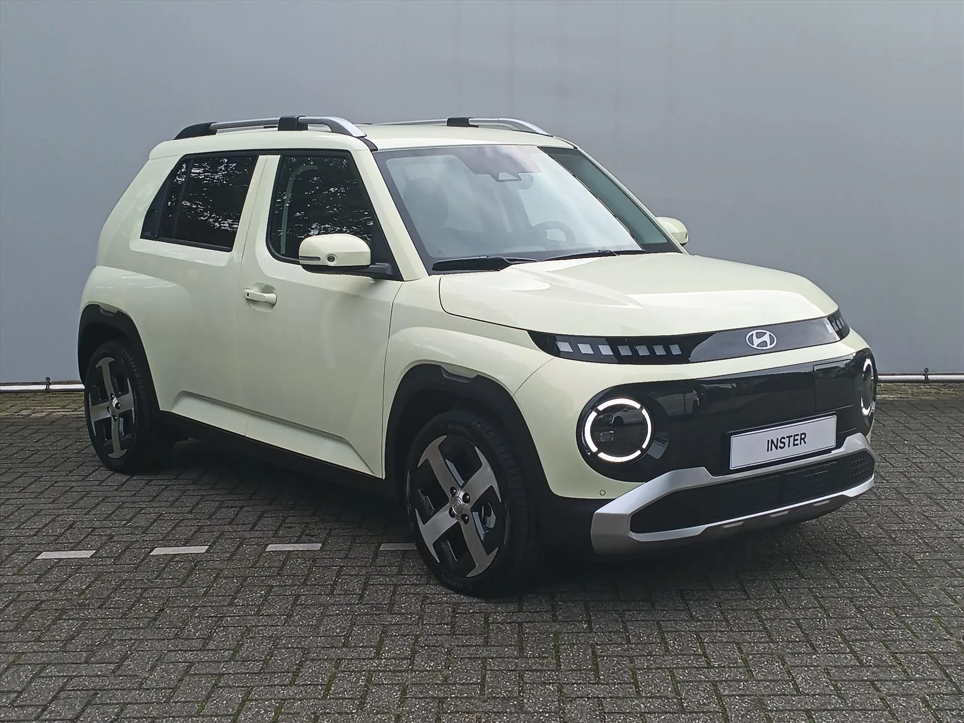 Hyundai Inster met kenteken 73765 – interieur