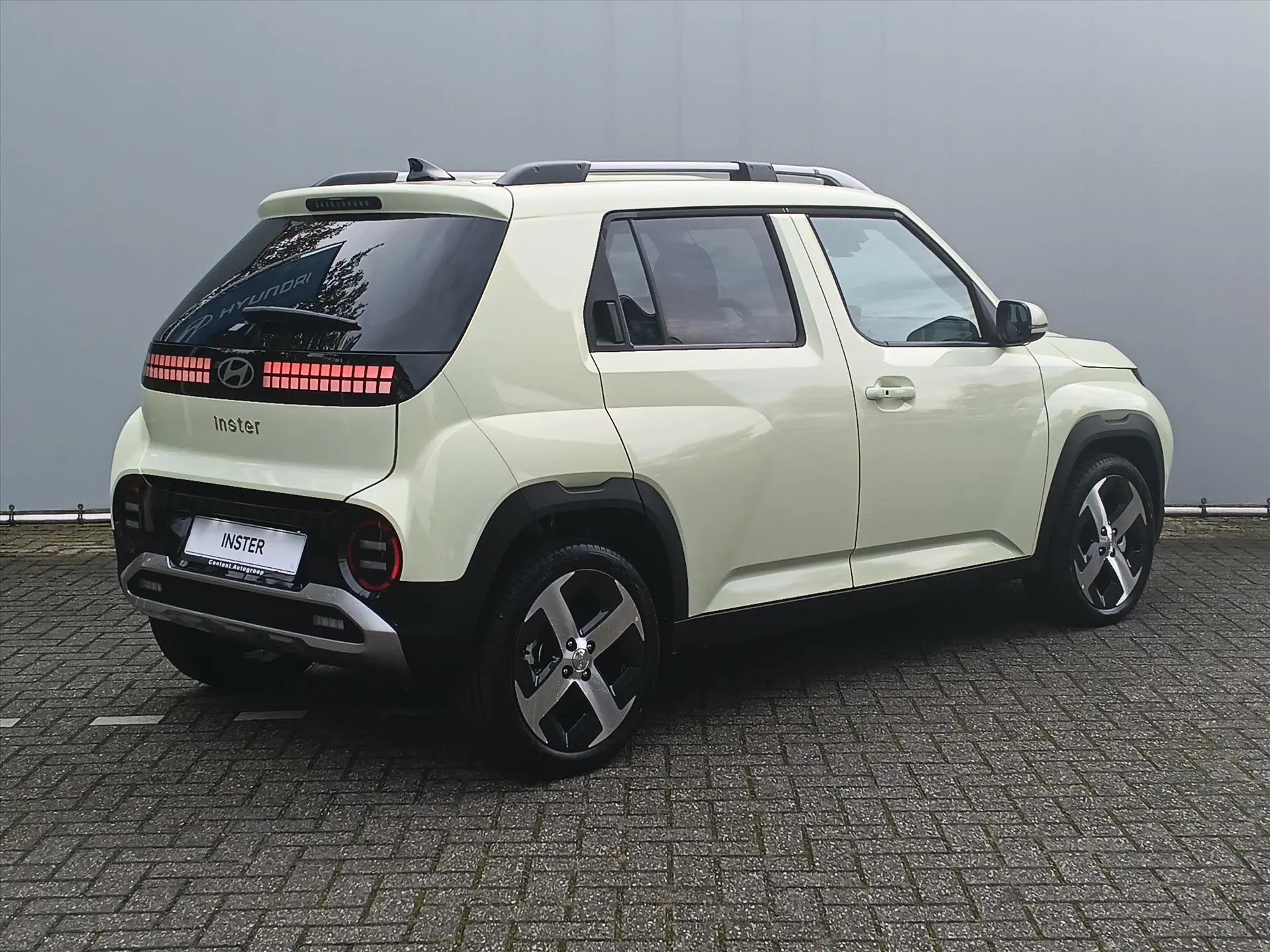 Hyundai Inster met kenteken 73765 – detailfoto