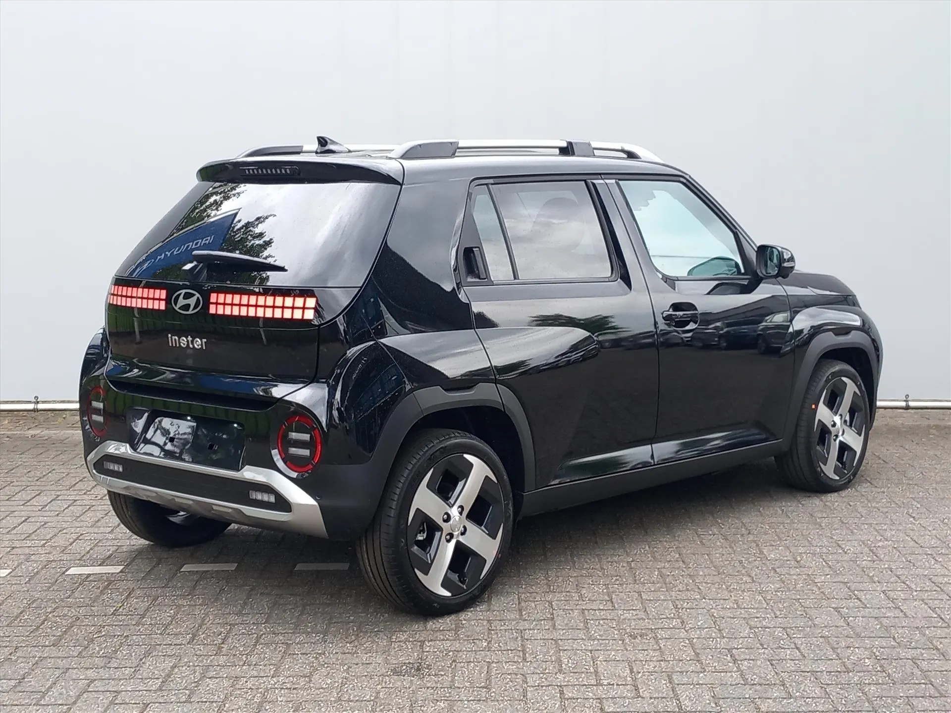 Hyundai Inster met kenteken 73768 – detailfoto
