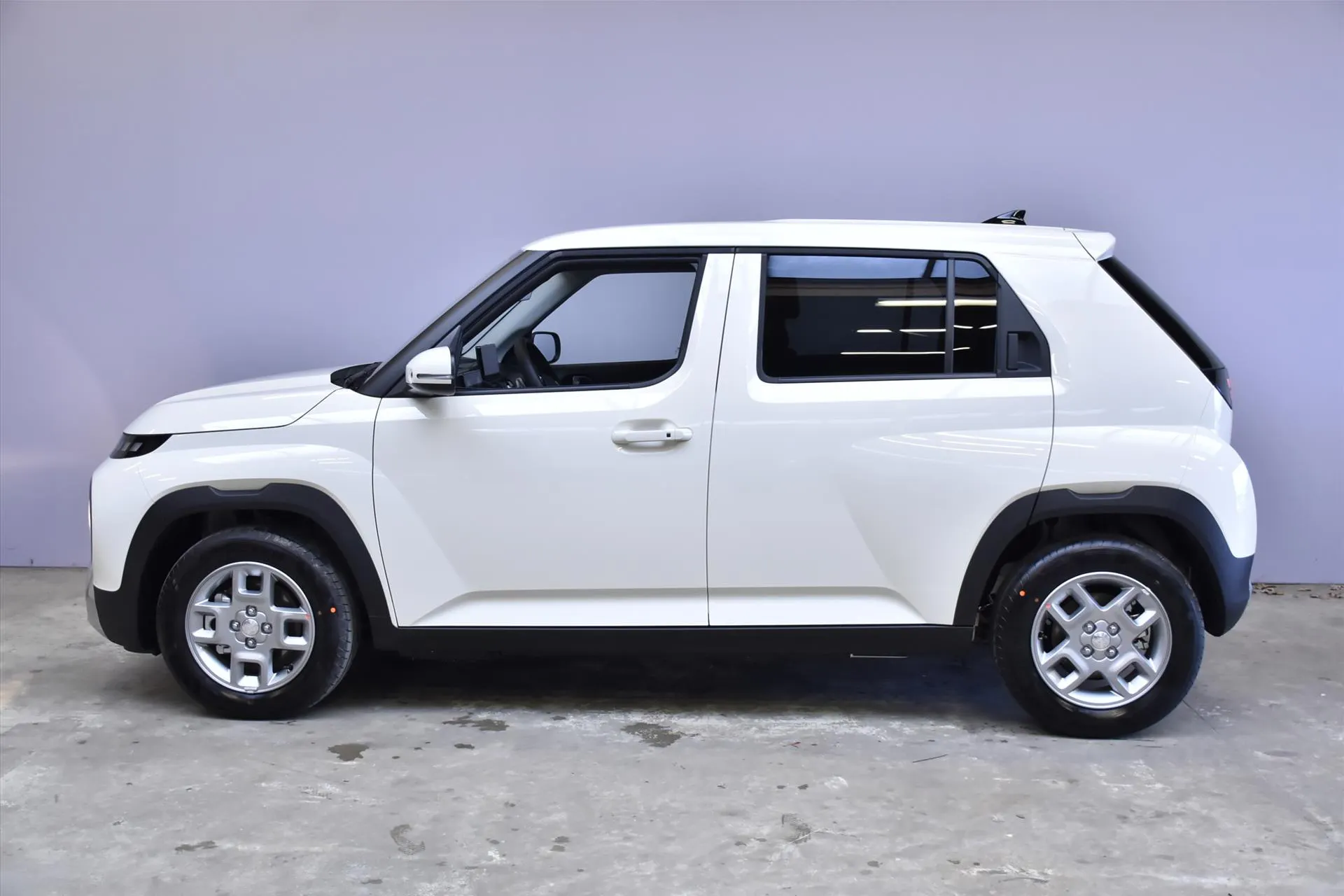 Hyundai Inster met kenteken 74167 – interieur