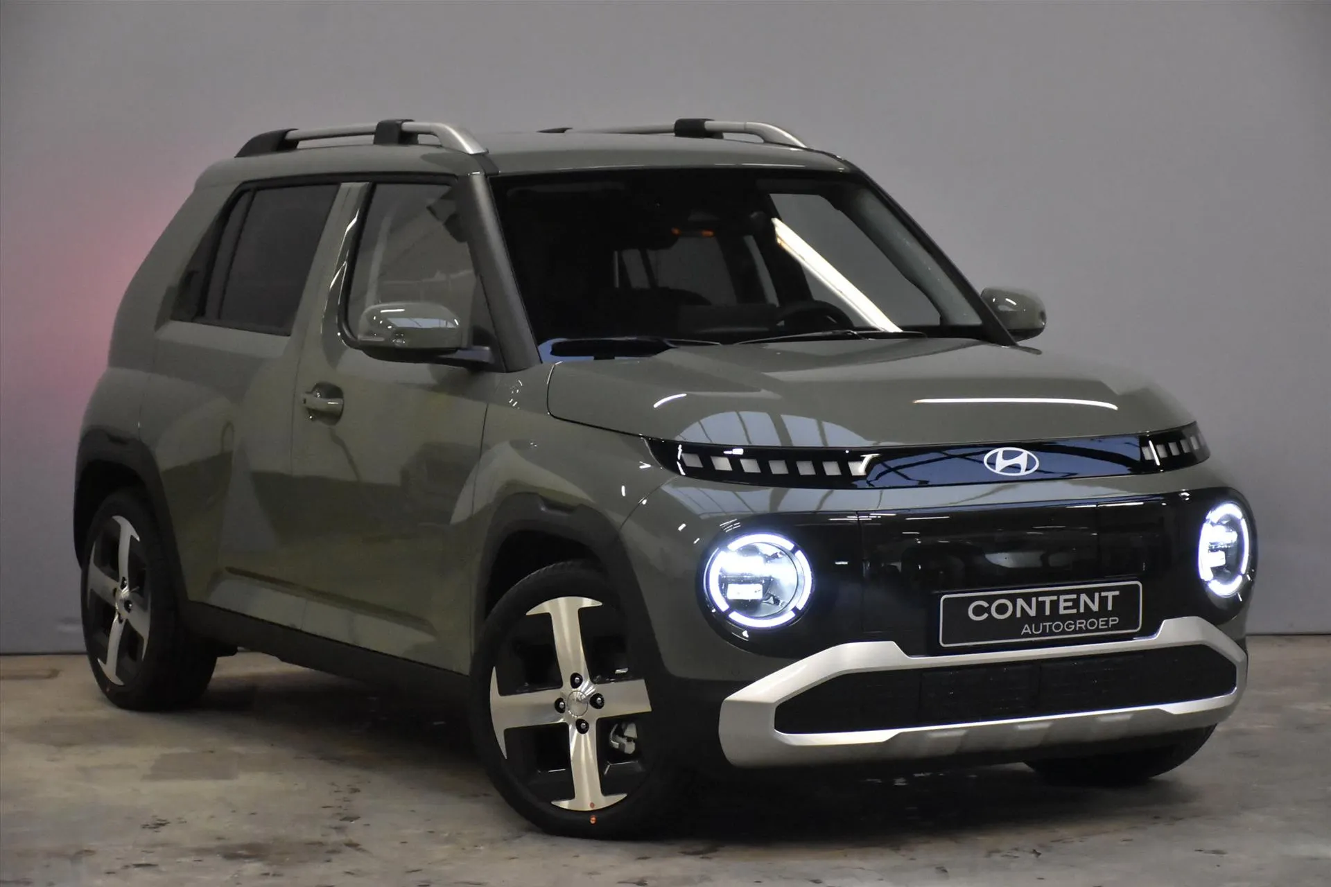Hyundai Inster met kenteken 77370 – interieur
