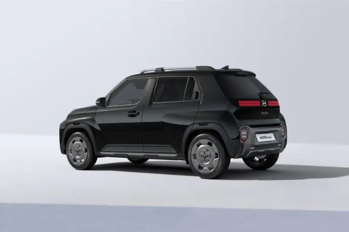 Hyundai Inster met kenteken 78601 – achteraanzicht