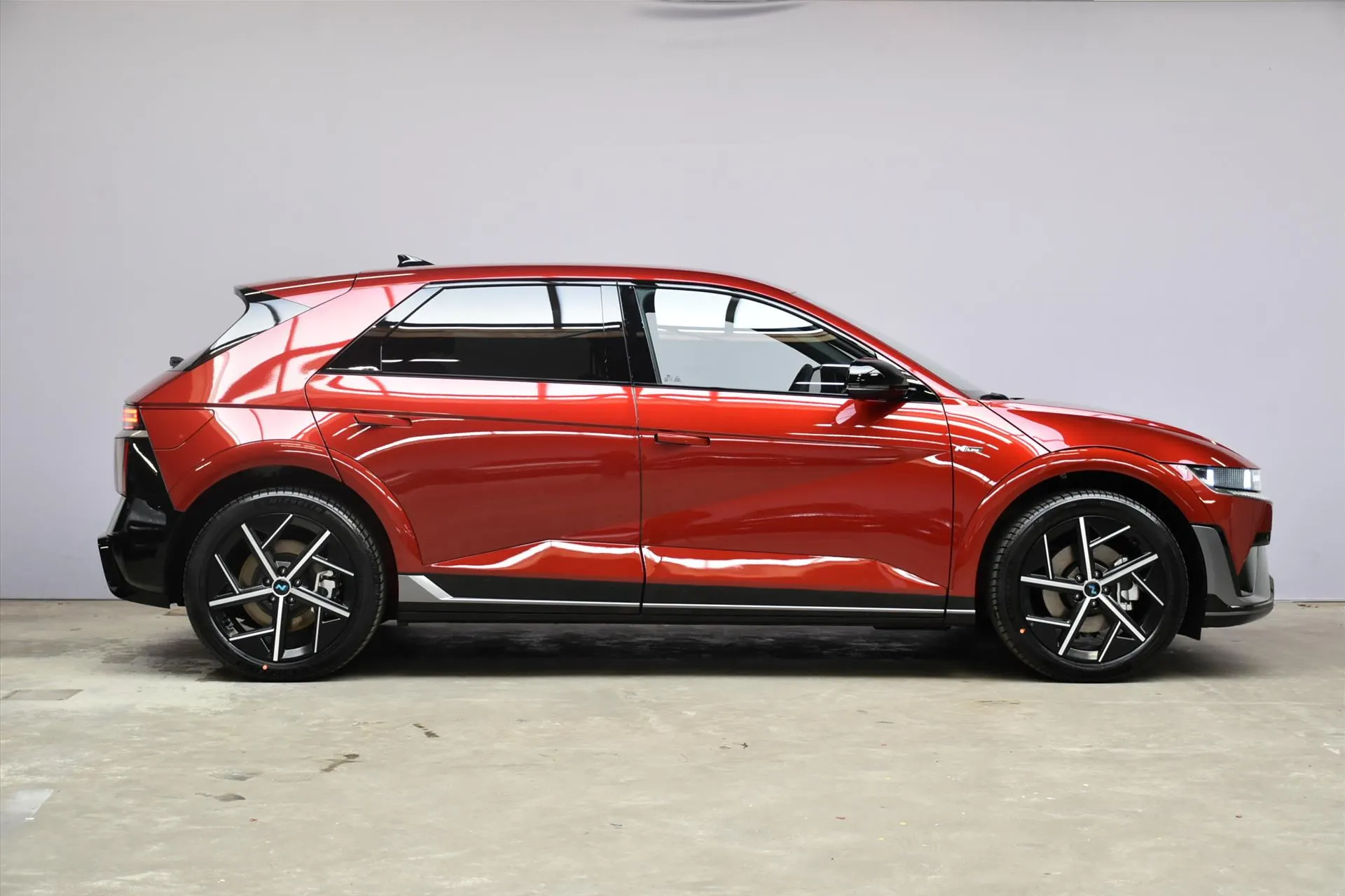 Hyundai IONIQ5 met kenteken 75569 – dashboard