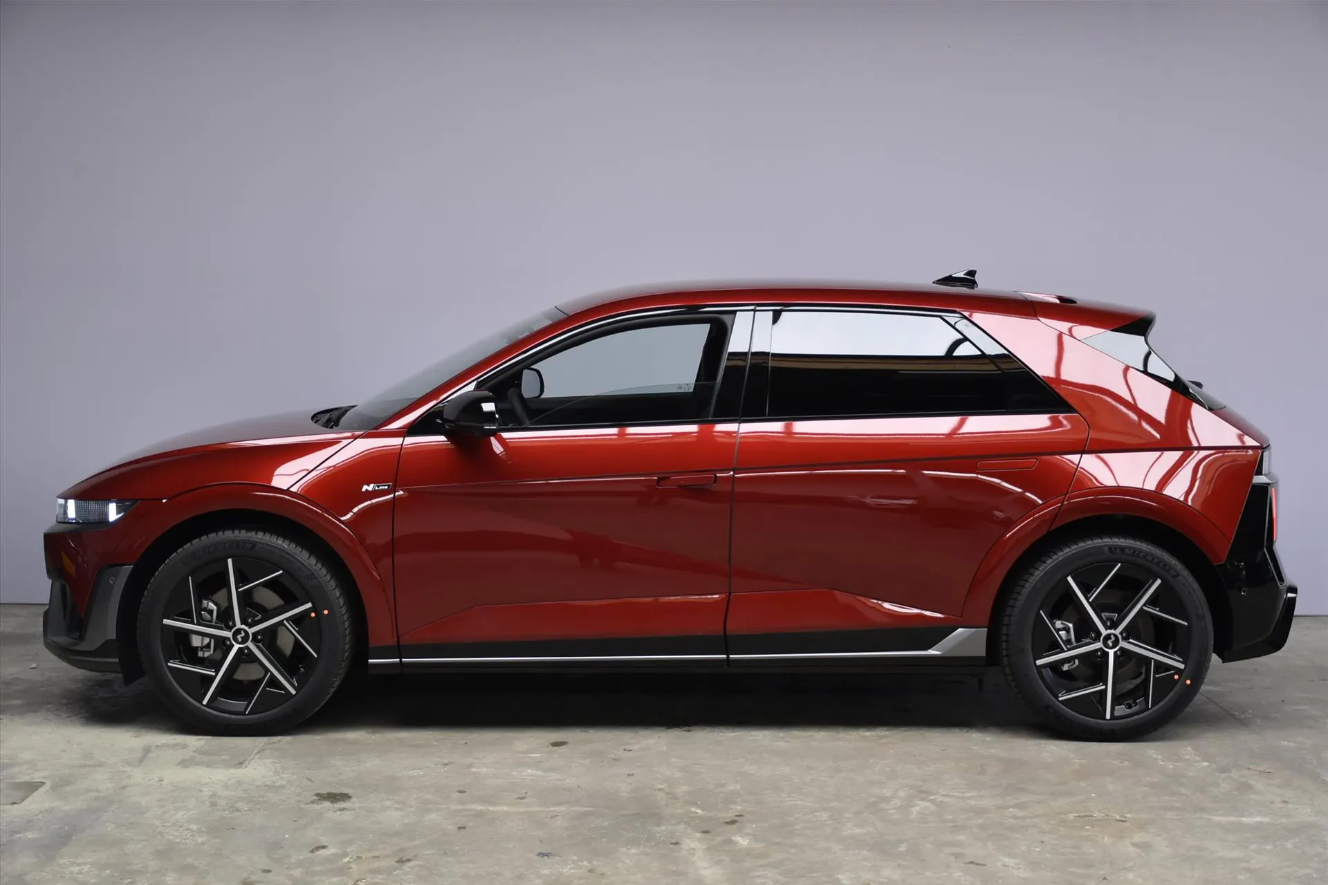 Hyundai IONIQ5 met kenteken 76767 – dashboard