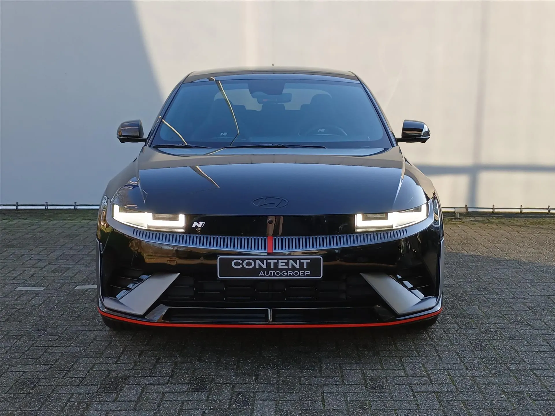 Hyundai IONIQ5 met kenteken 78567 – achteraanzicht