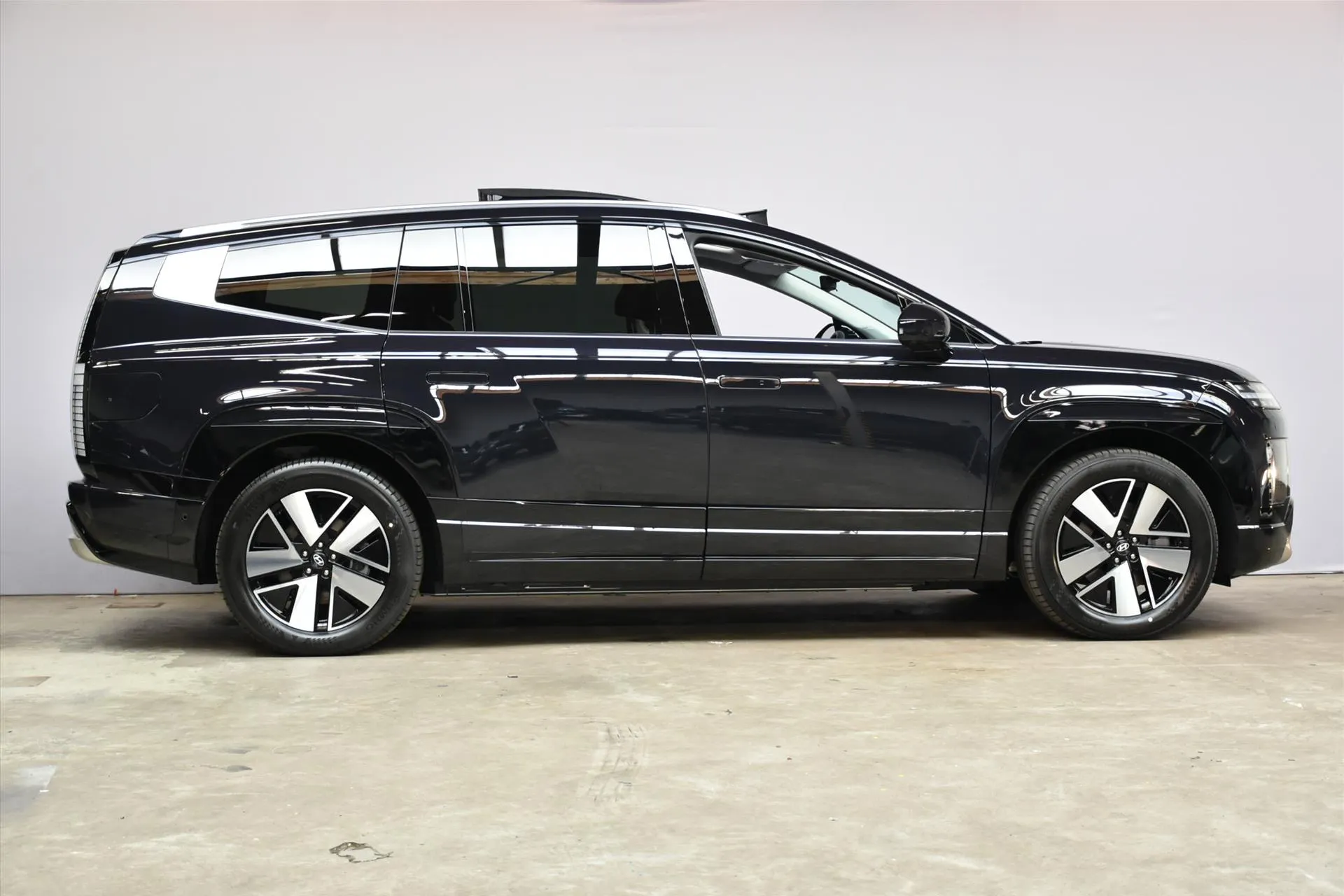 Hyundai IONIQ9 met kenteken 78350 – dashboard