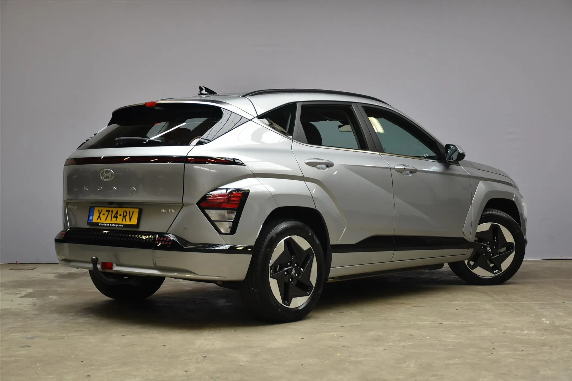 Hyundai Kona met kenteken X-714-RV – detailfoto