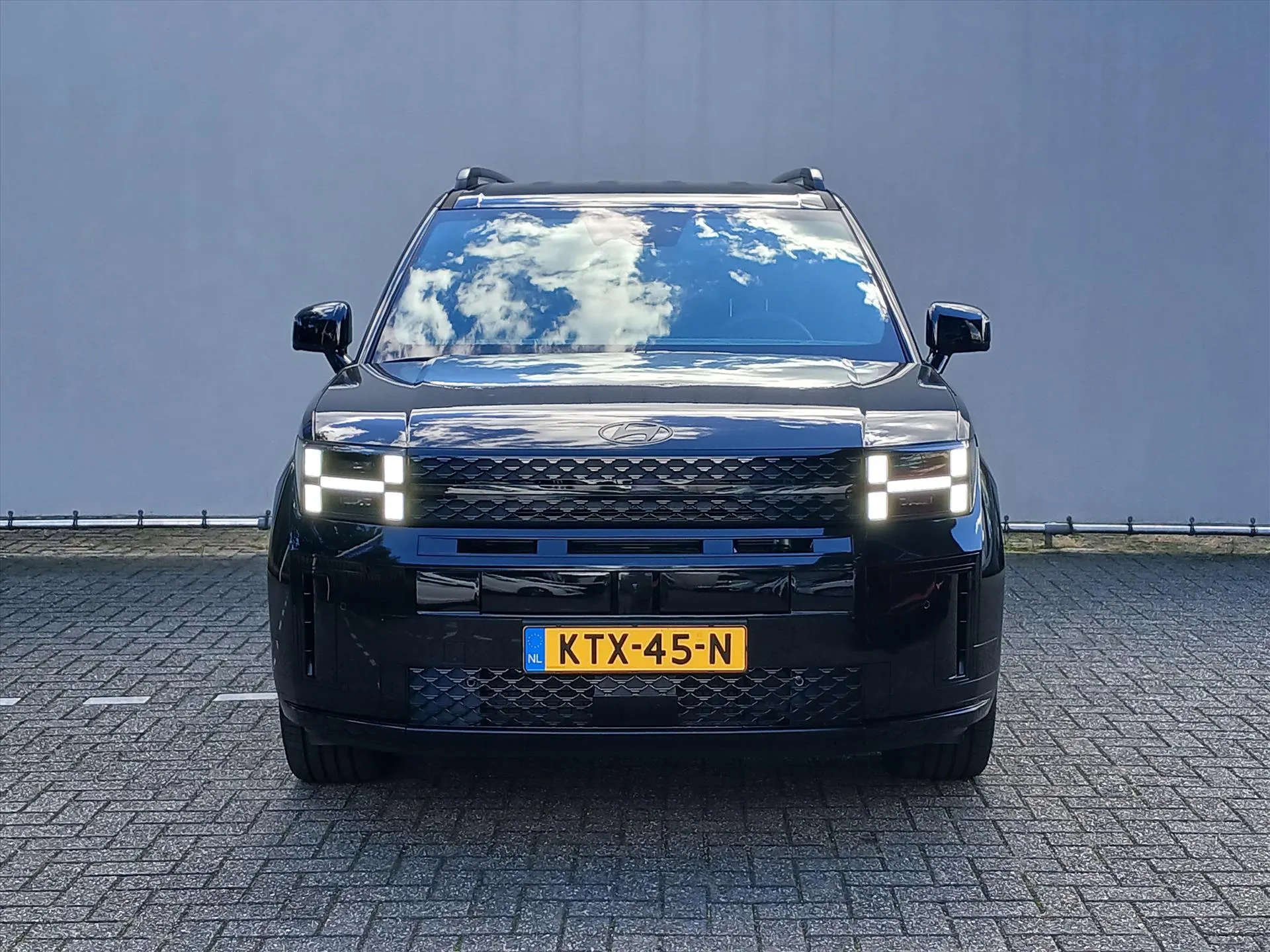 Hyundai SantaFe met kenteken KTX-45-N – achteraanzicht