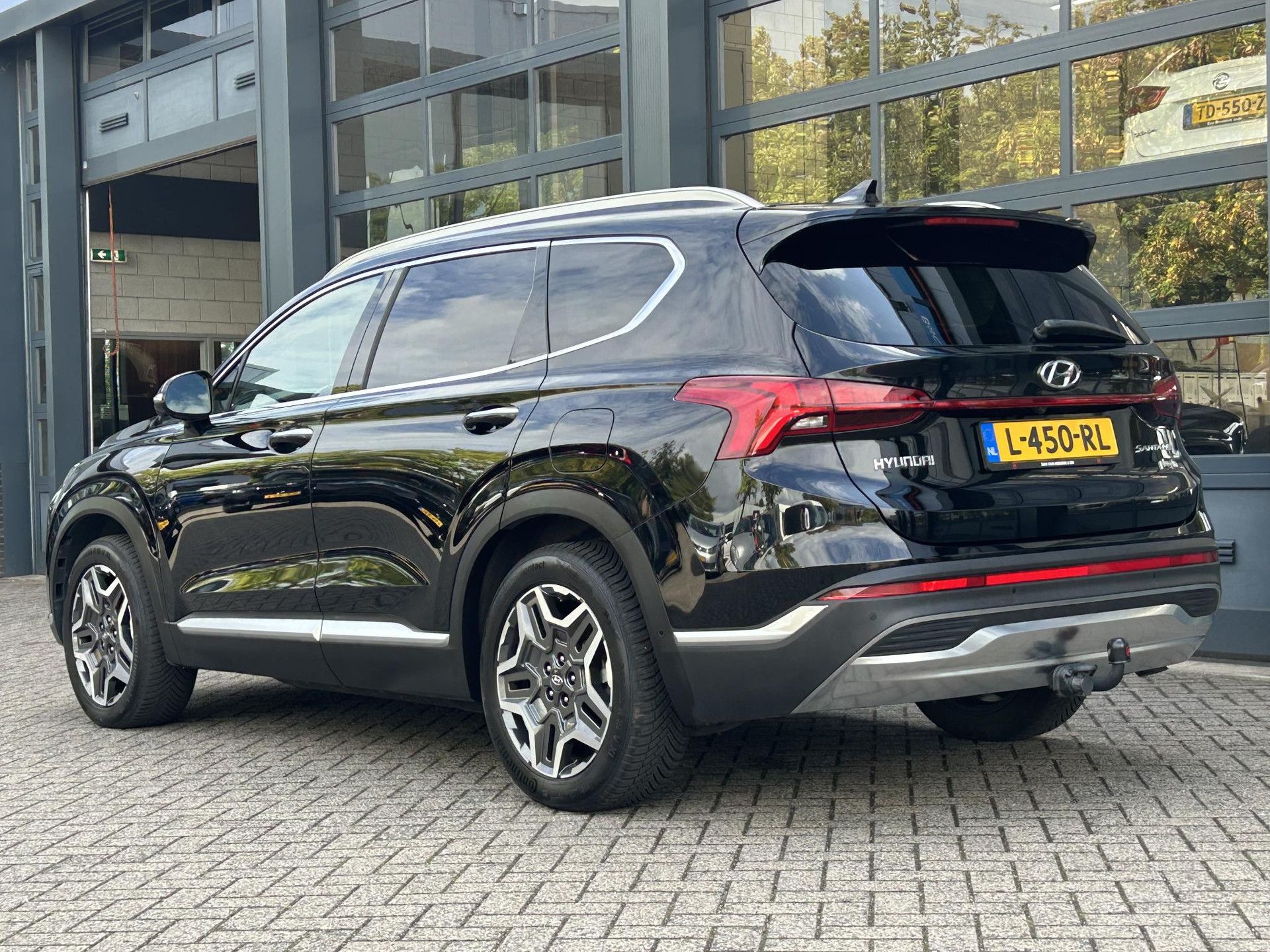 Hyundai SantaFe met kenteken L-450-RL – achteraanzicht