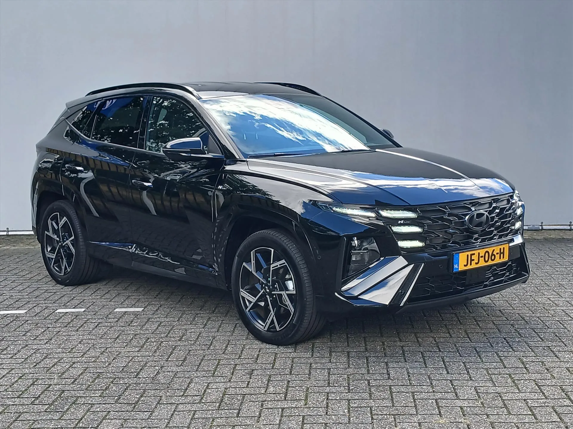 Hyundai Tucson met kenteken JFJ-06-H – interieur