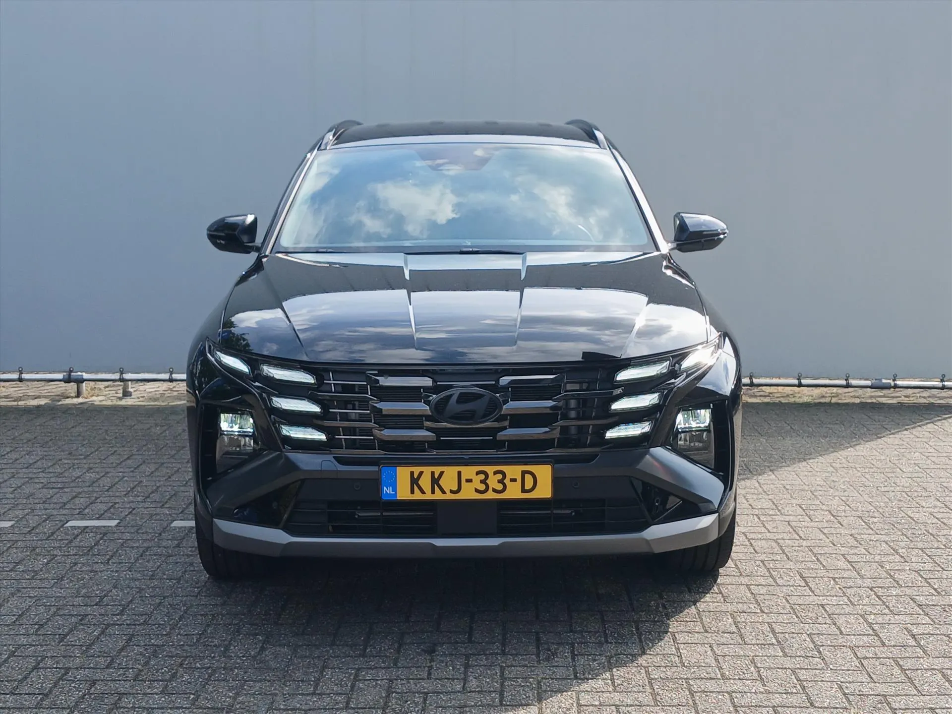 Hyundai Tucson met kenteken KKJ-33-D – achteraanzicht