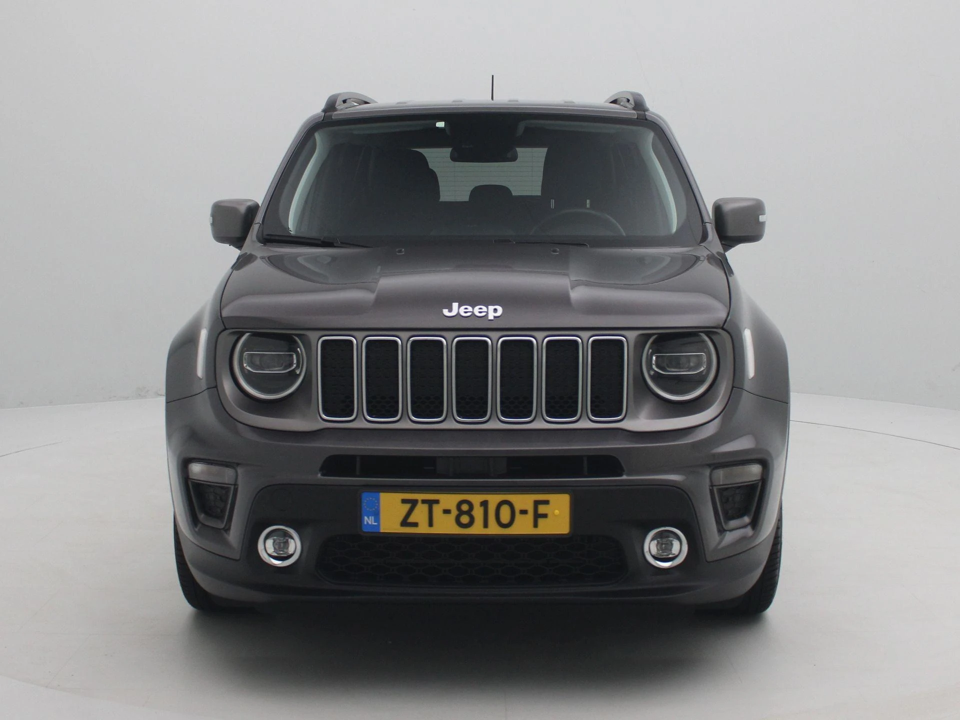 Jeep Renegade met kenteken 64100 – autofoto 4