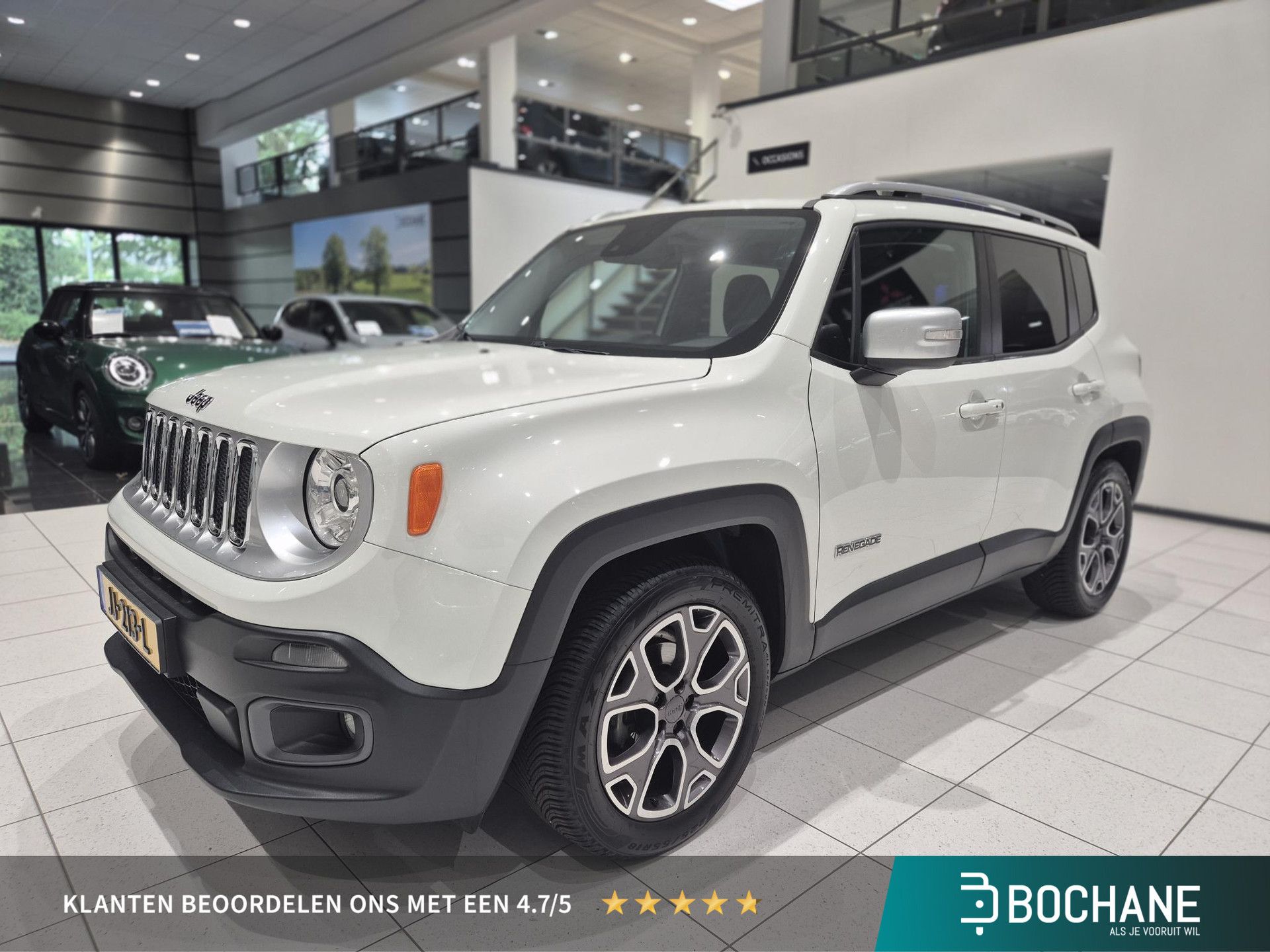 Jeep Renegade met kenteken JJ-213-L – vooraanzicht
